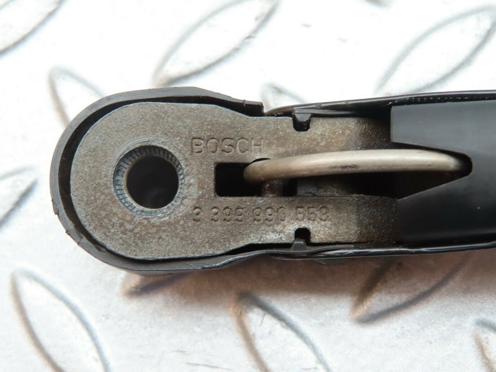 3935 Mercedes-Benz S123 200T Wagon Front Right Wiper Arm Bosch 3399990553