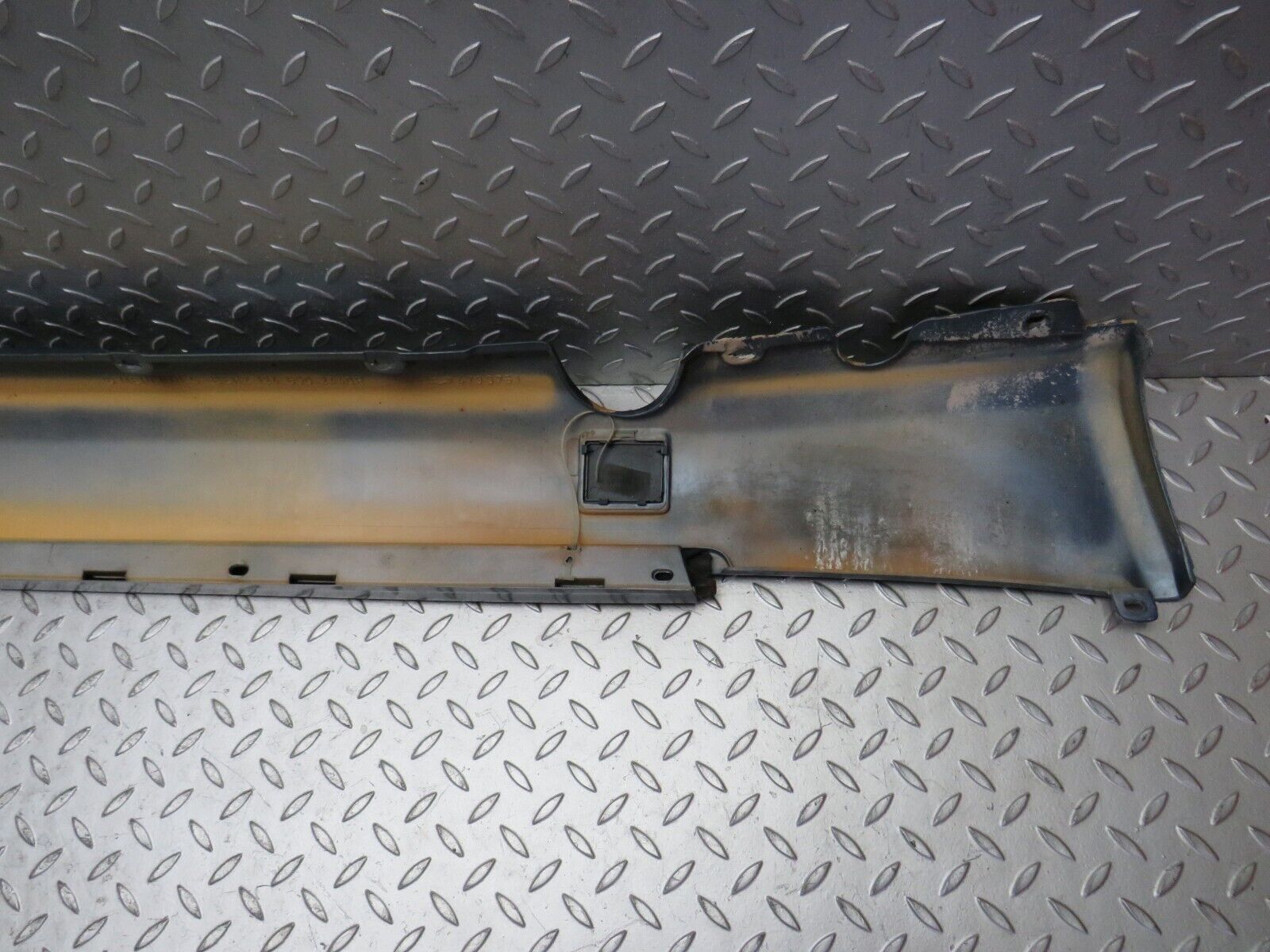 31916 Mercedes-Benz S124 220TE Wagon Side Skirt Right Side 1246902440