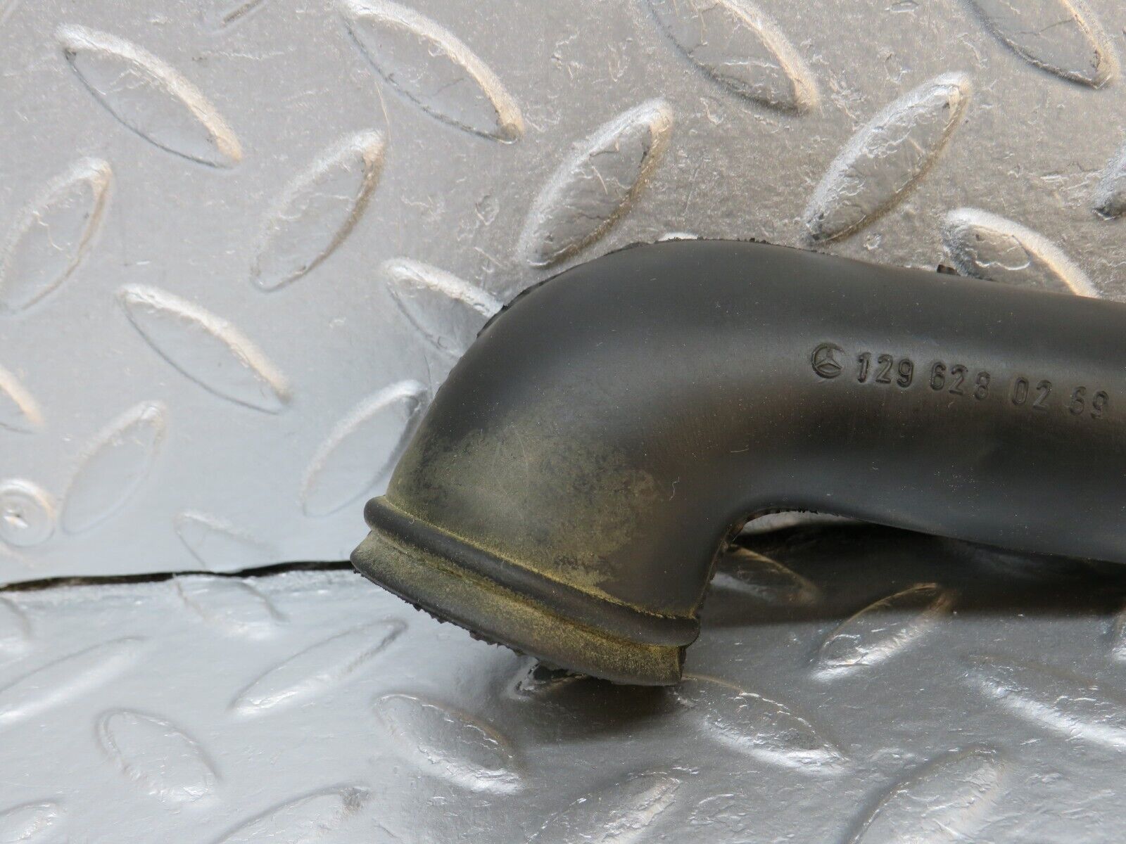 39743 Mercedes-Benz R129 320SL Coupe Water Drain Hose Pipe Right Side 1296280269