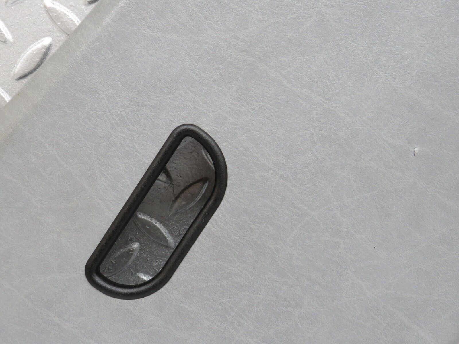 35961 Mercedes-Benz W126 420SE C Pillar Cover Panel Left Side Grey 1266950344