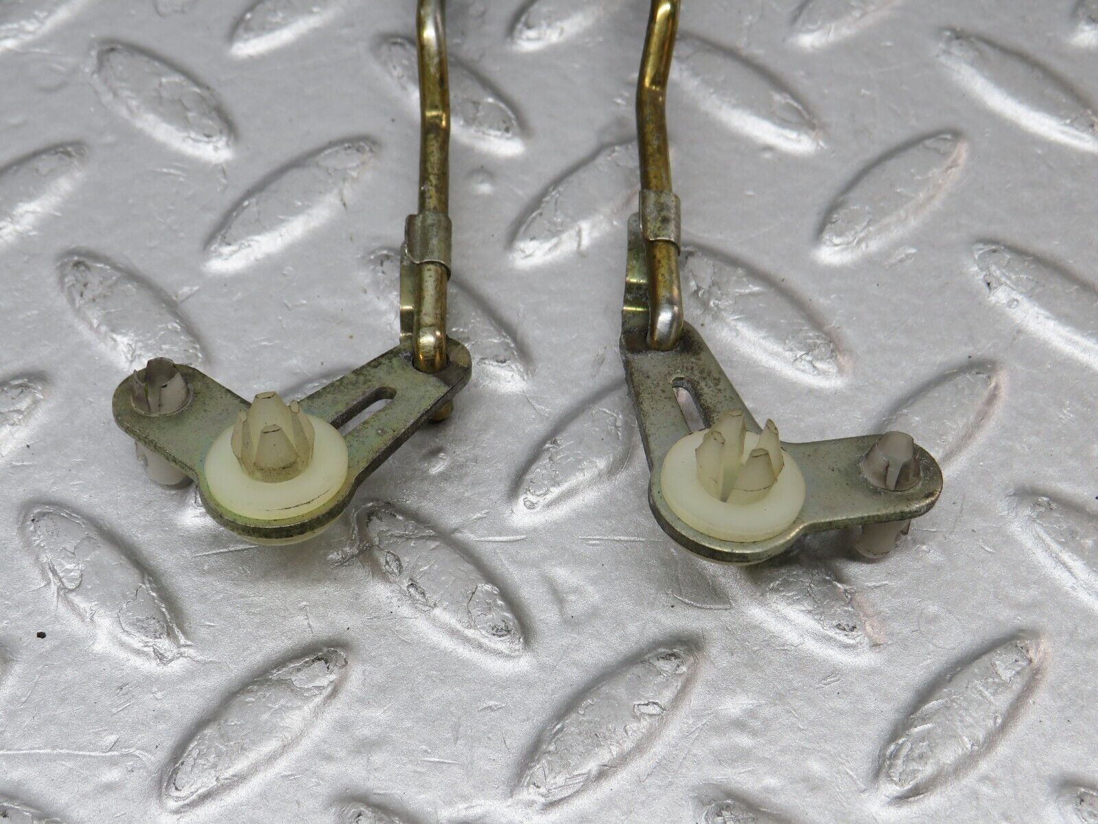 36210 Mercedes-Benz W126 420SE Rear Door Lock Knob Pair