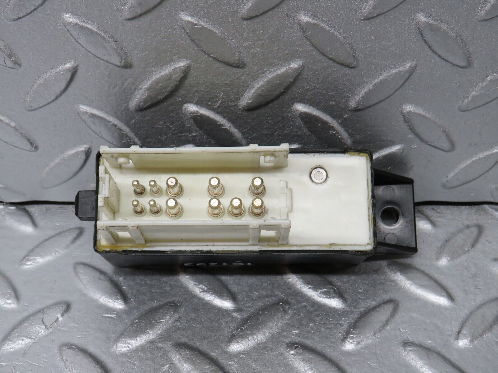 38327 Mercedes-Benz R129 280SL Coupe Windscreen Wiper Relay 0015427919