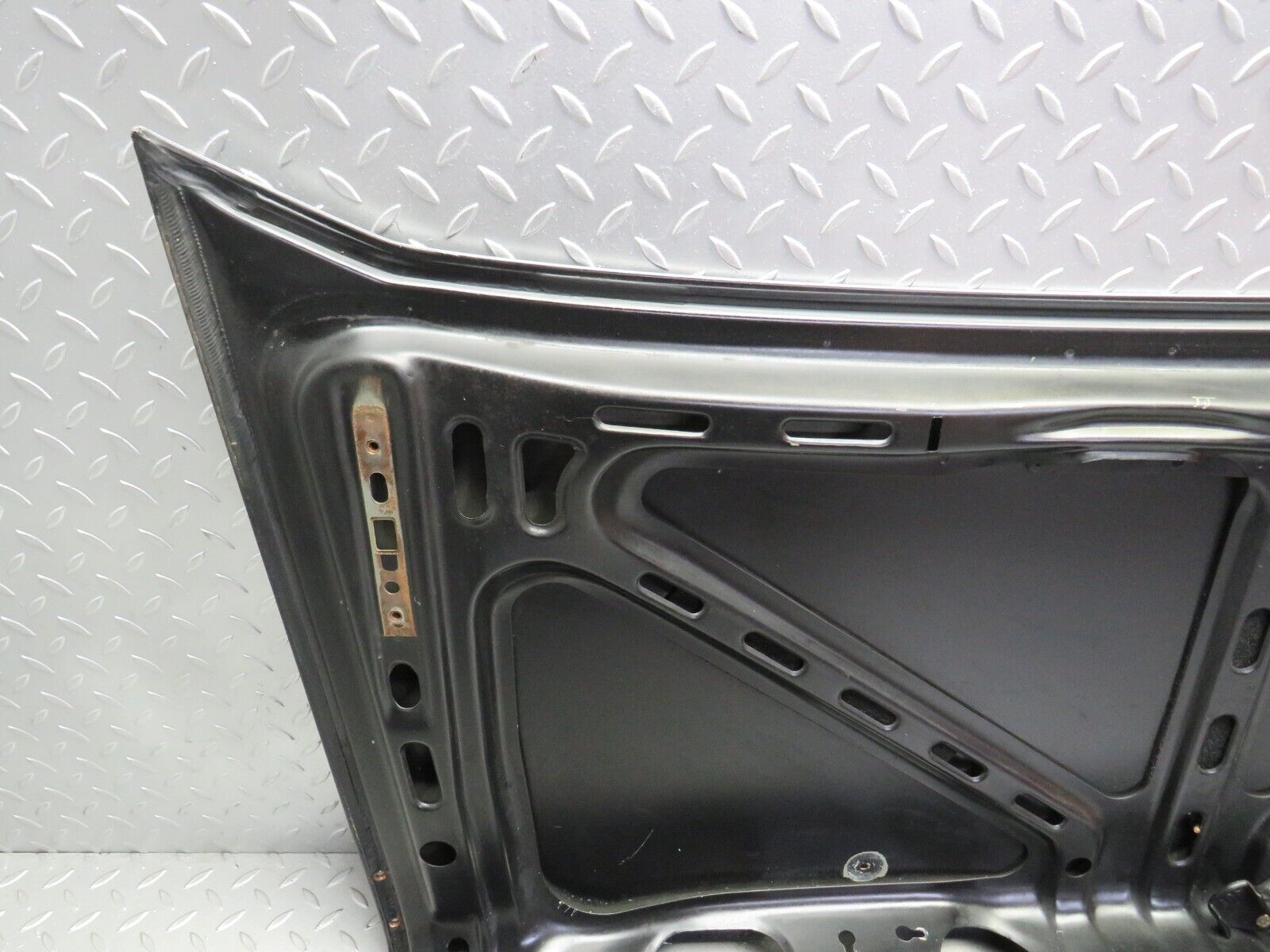 31823 Mercedes-Benz W201 190LE 1.8L Boot Lid Trunk Door