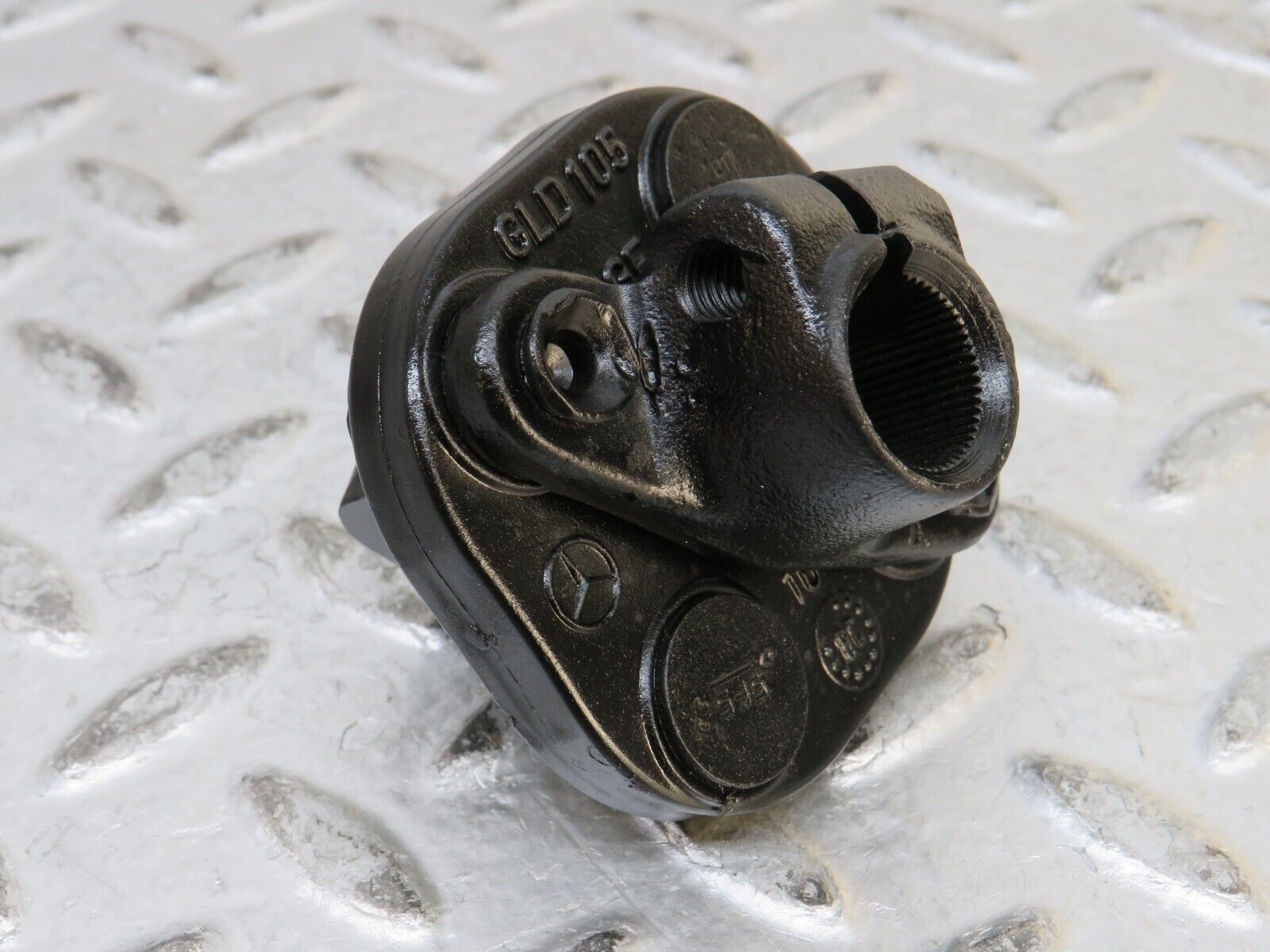 27689 Mercedes-Benz S124 300TE Steering Col. Lower Shaft Connector 1264620146