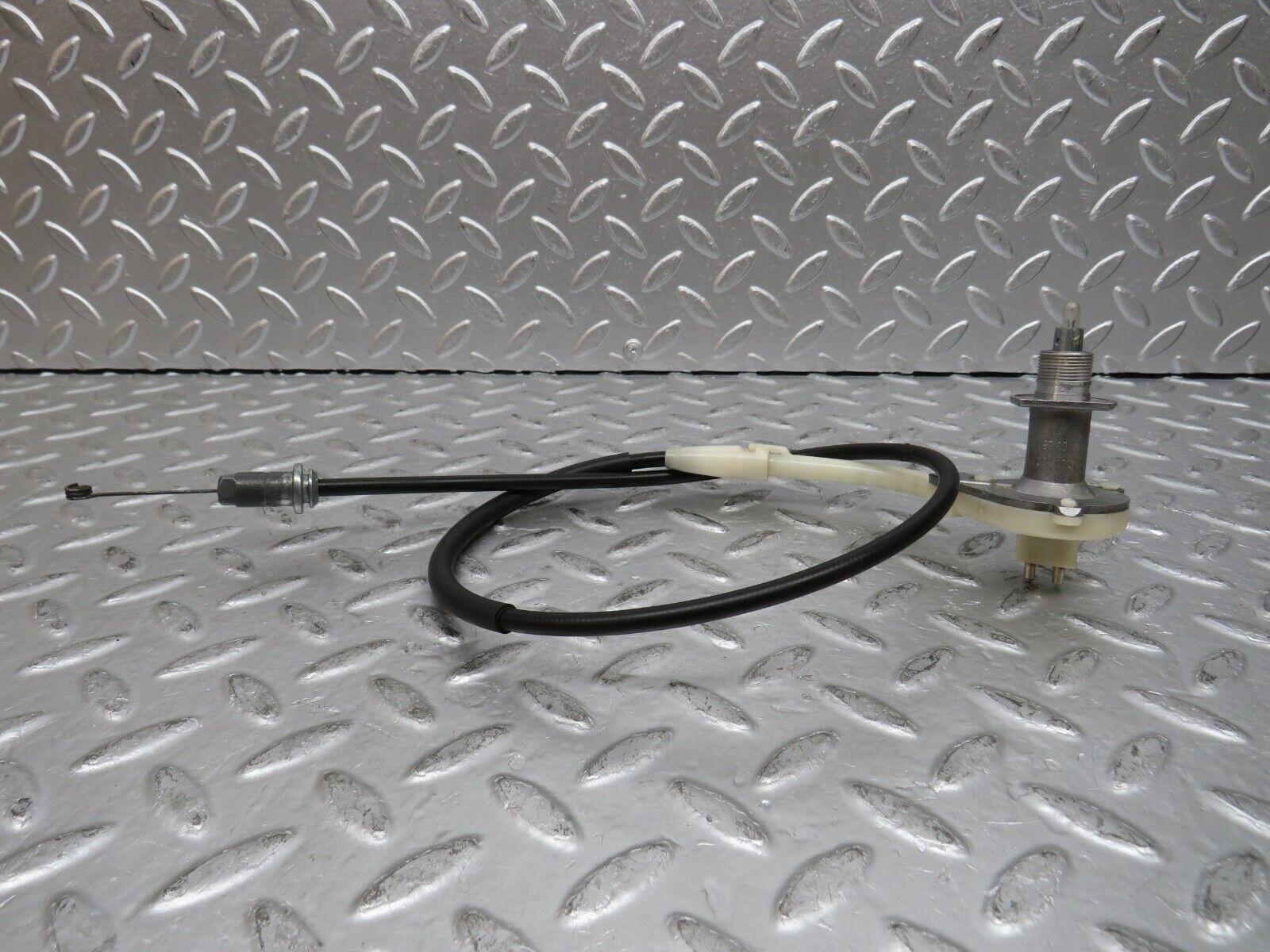 29777 Mercedes-Benz W123 230E Heater Regulator 1233300385