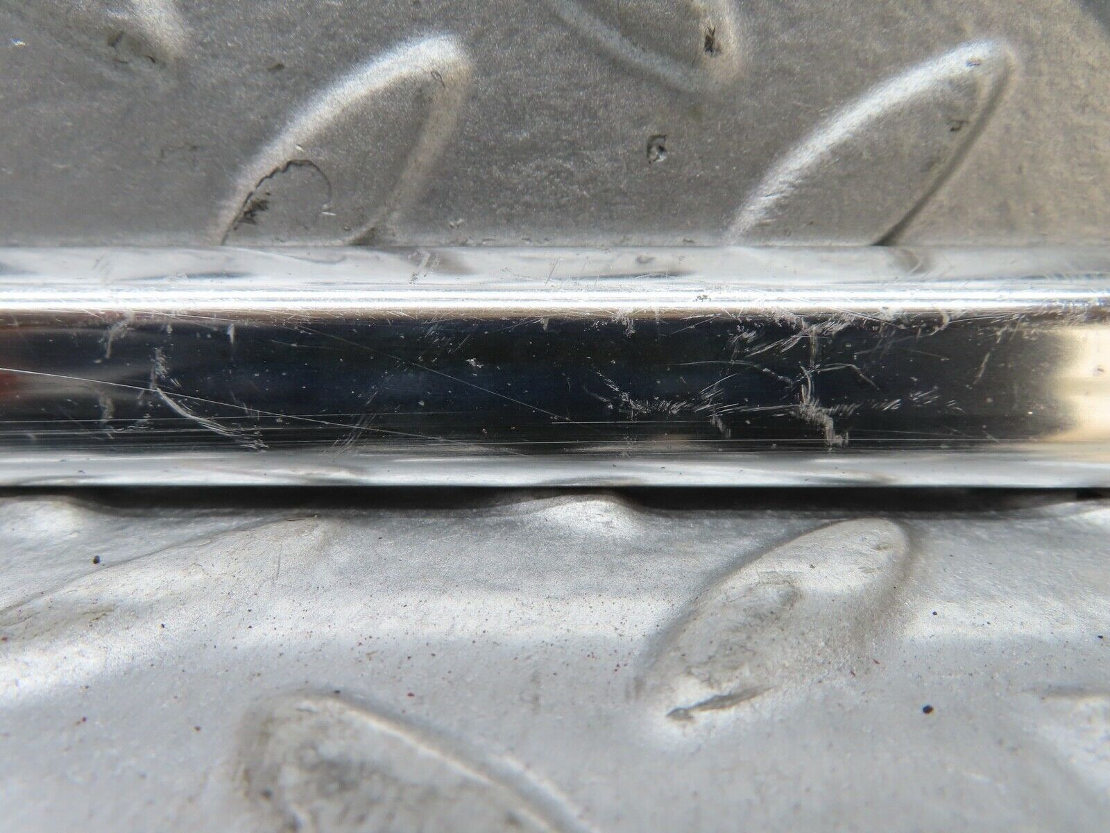 19125 Mercedes-Benz W123 300D Front Left Door Chrome Moulding Trim