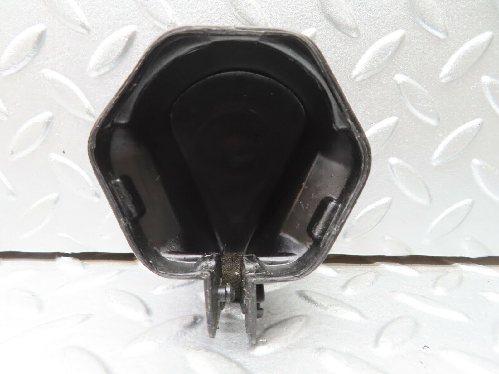 21576 Mercedes-Benz W126 300SE Ignition Coil Cover Cap 0001582285