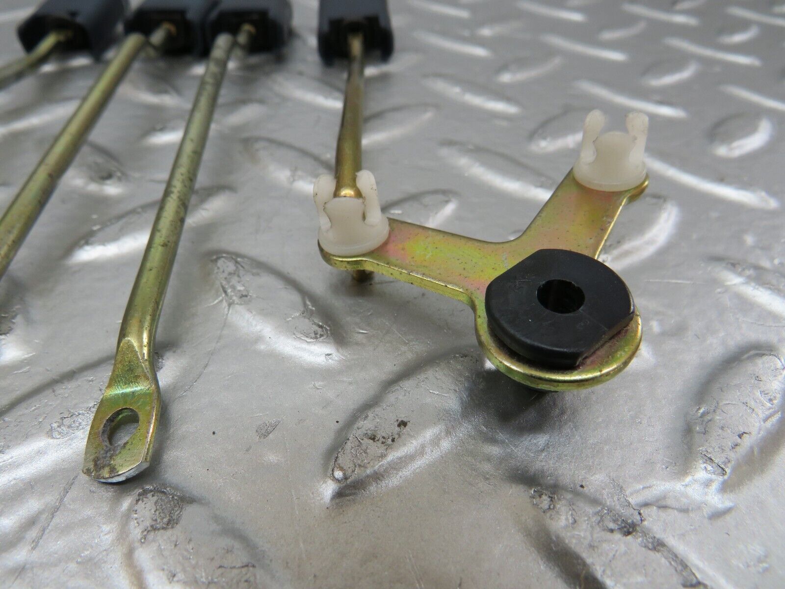 25044 Mercedes-Benz W140 S320 Front And Rear Door Lock Knob