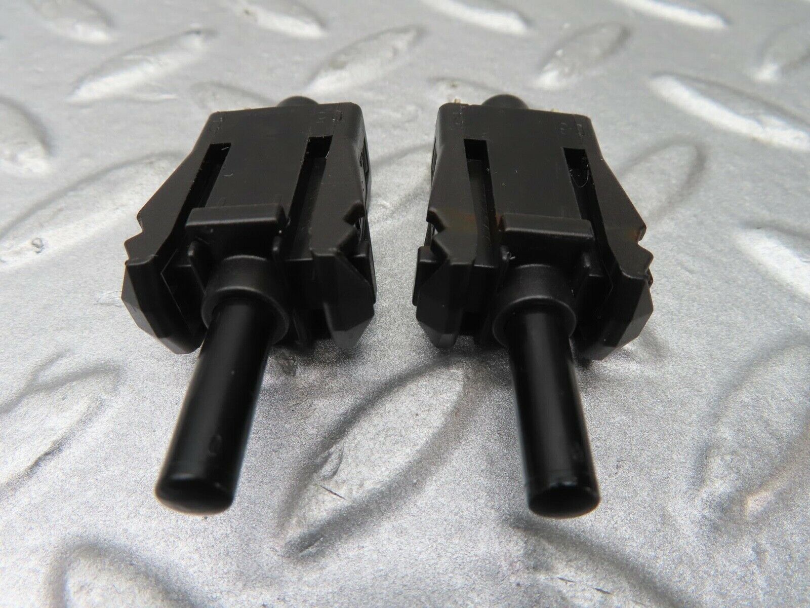 16393 Mercedes-Benz W124 260E Door Contact Switch Pair 0015458714