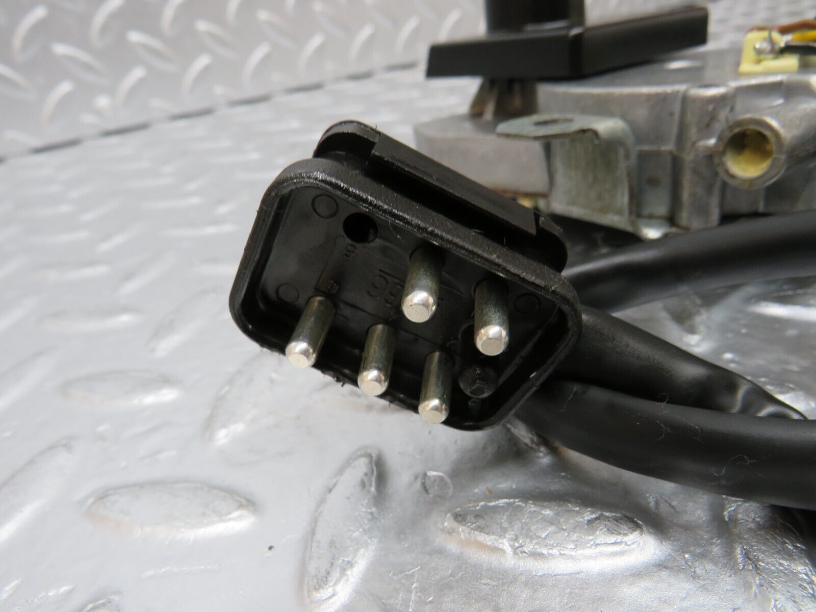 32432 Mercedes-Benz S124 300TE Wagon Rear Wiper Motor 0390201506 1248201242