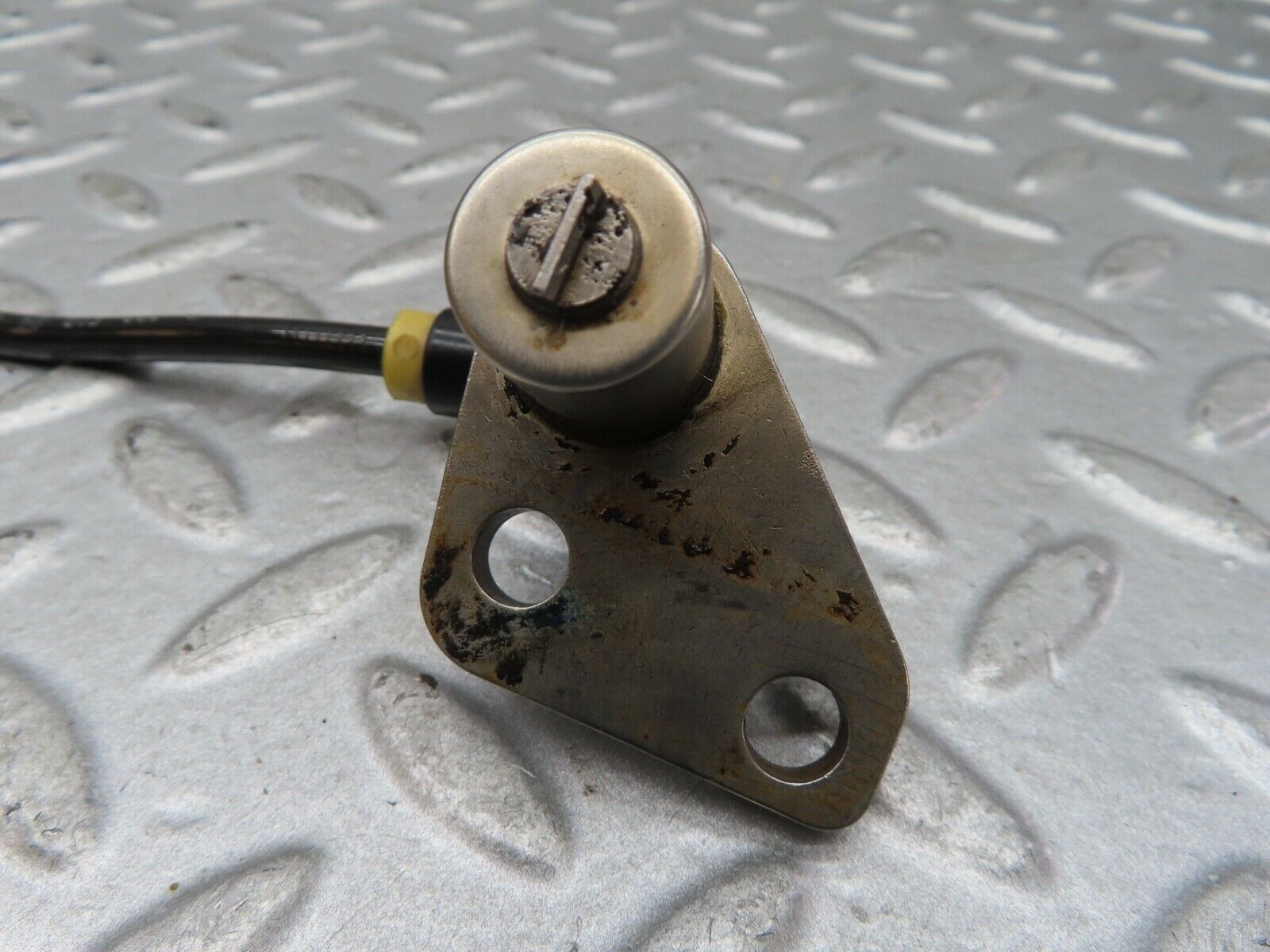 17288 Mercedes-Benz R129 300SL Coupe Front Right Abs Sensor 1295400917