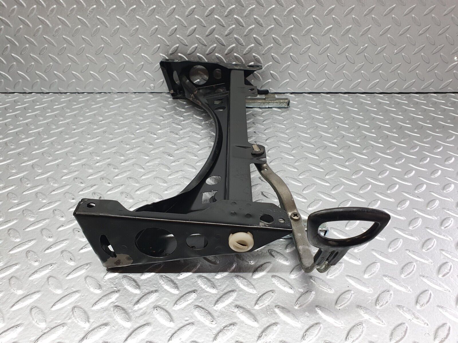 40805 Mercedes-Benz W123 300D Front Right Seat Sliding Mechanism