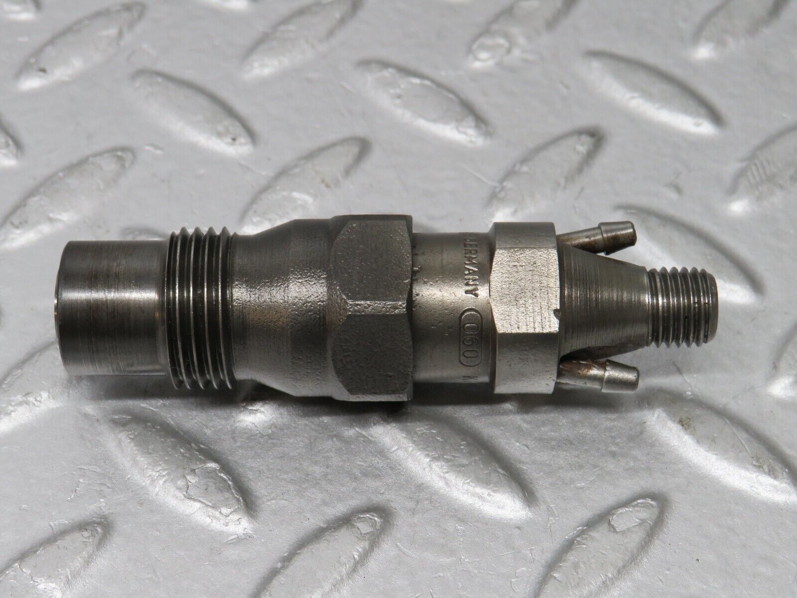 35891 Mercedes-Benz 240D OM616.912 Diesel Fuel Injector Bosch KCA30S35/4