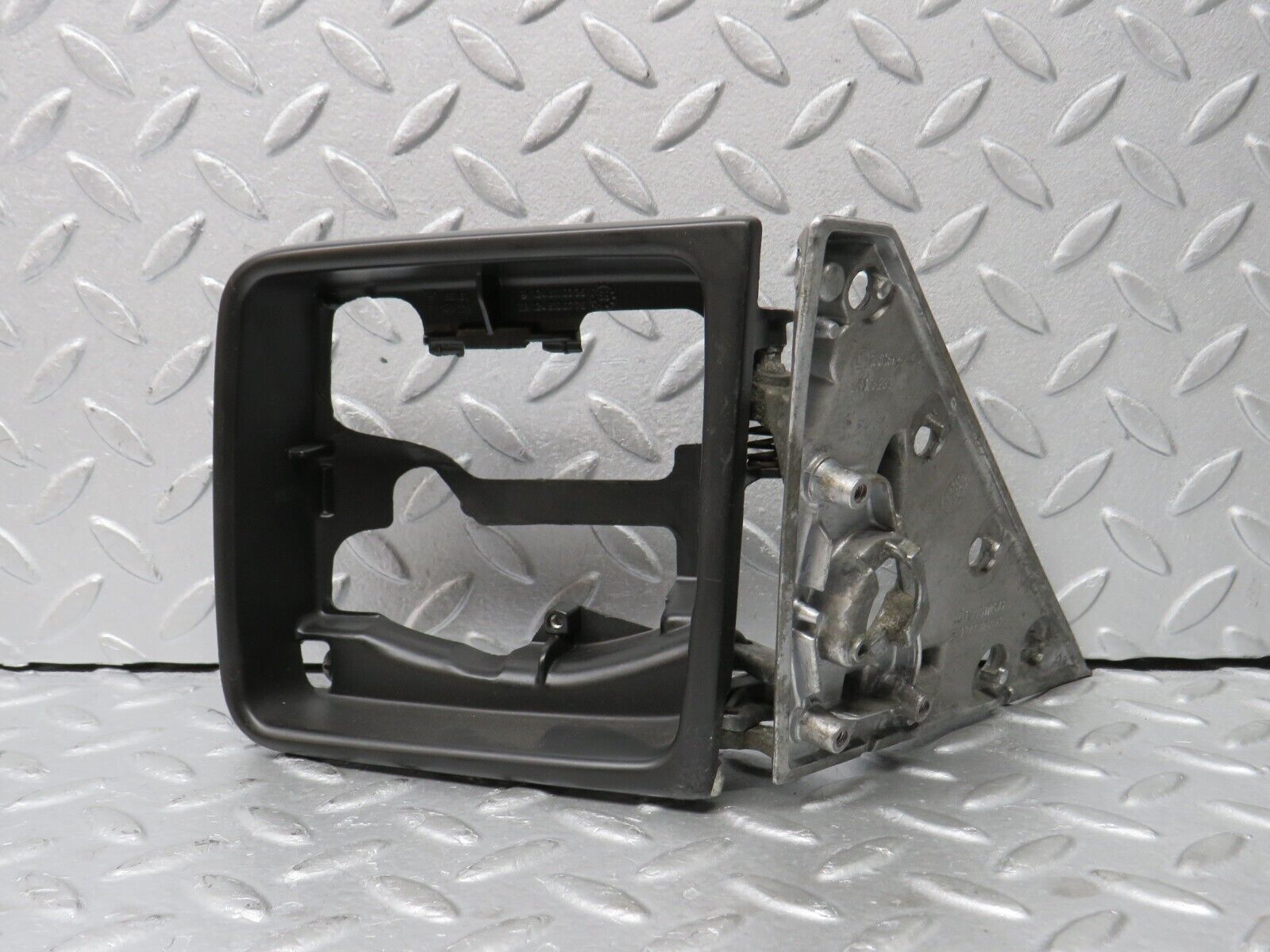 38200 Mercedes-Benz W201 190E 2.0L Wing Mirror Bracket With Frame Left 1248110541 1248110335