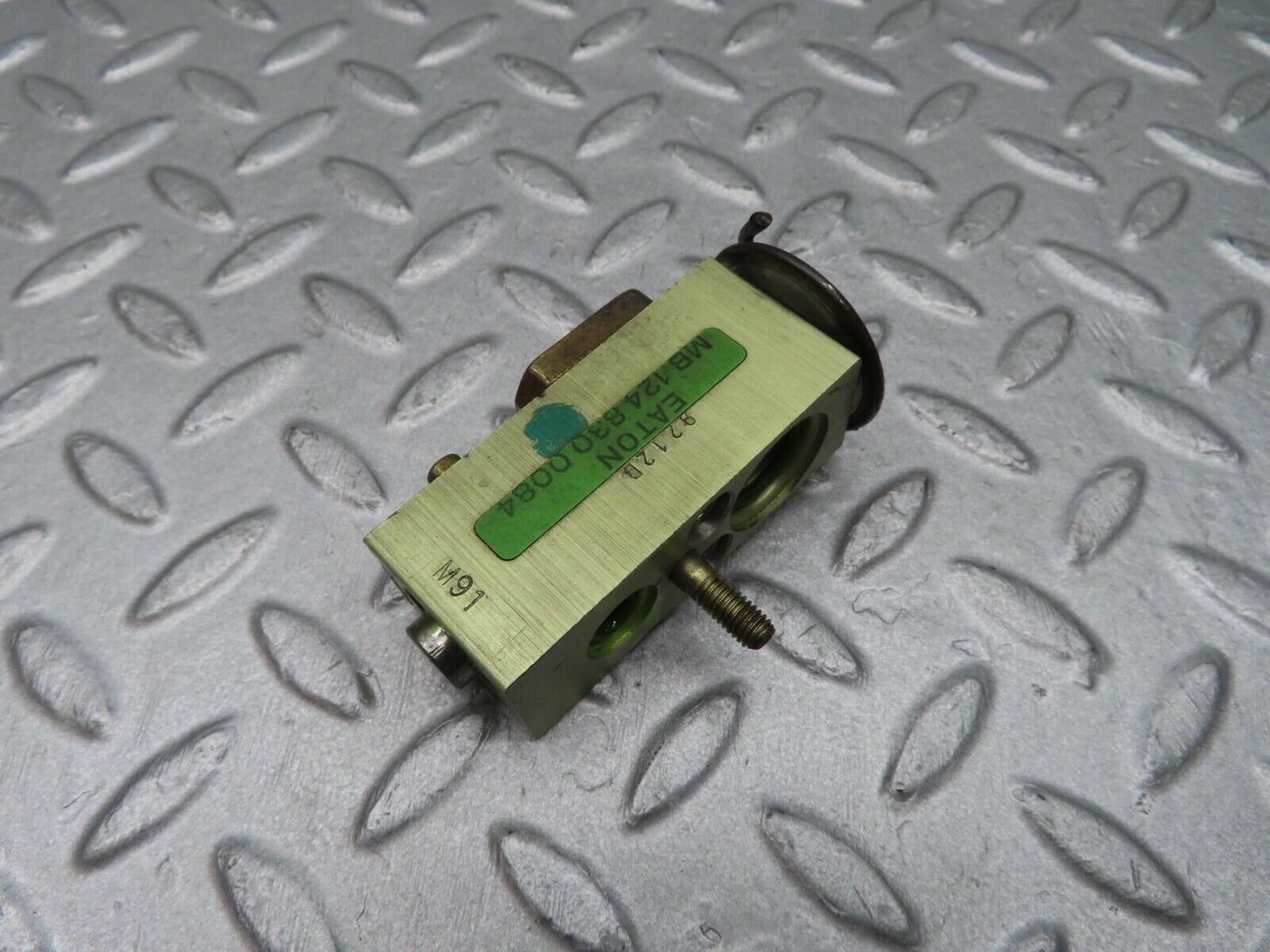 12063 Mercedes-Benz R129 300SL Coupe Air Condition Expansion Valve 1248300084