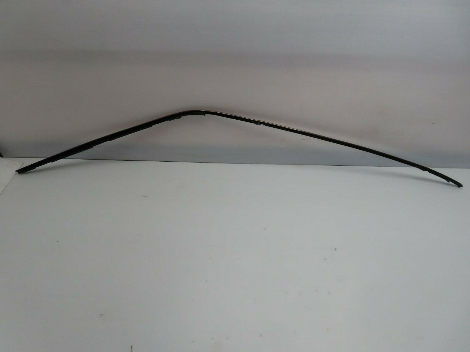 9540 Mercedes-Benz C124 300CE Coupe Roof Chrome Right Side