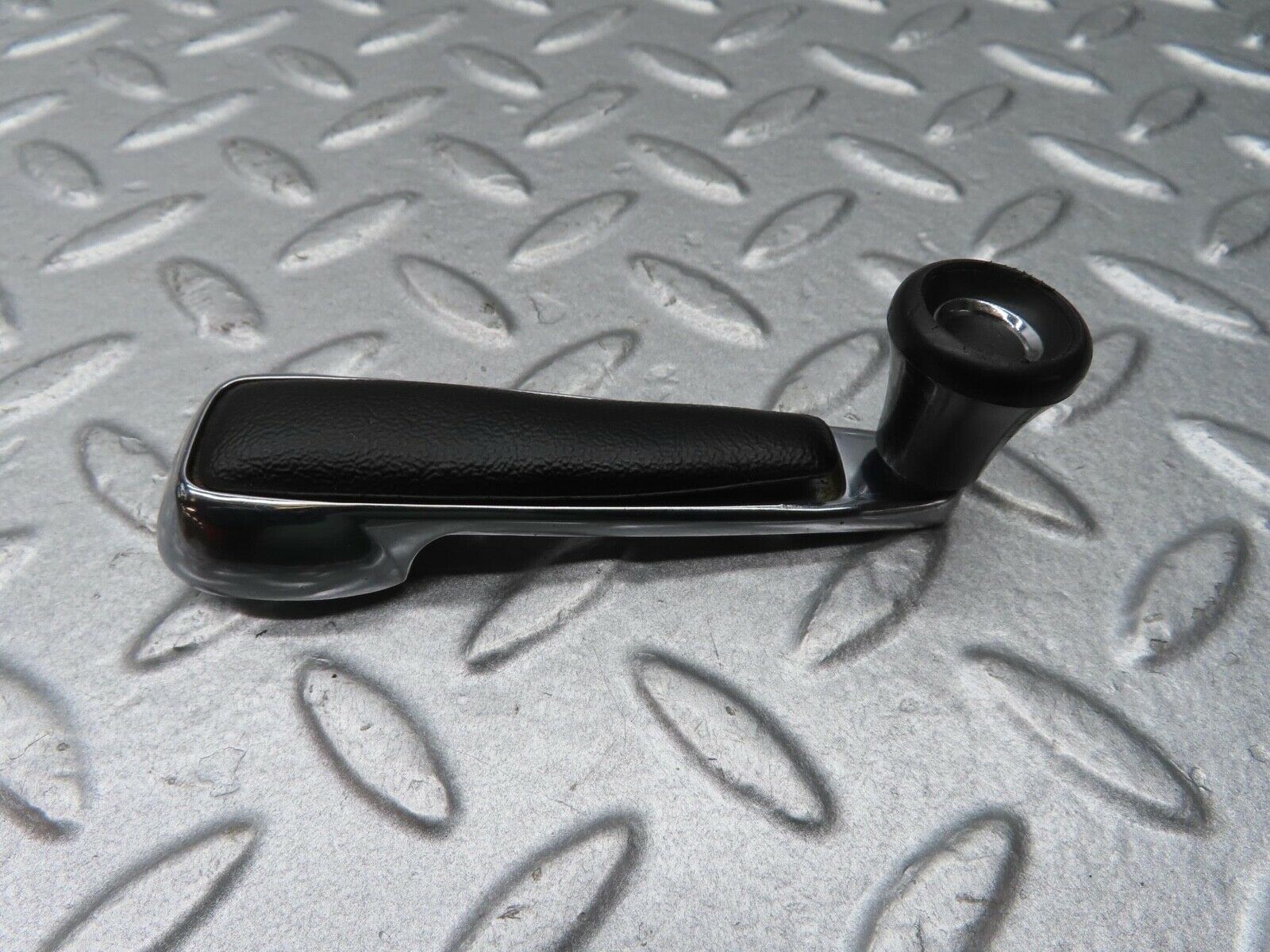 13123 Mercedes-Benz W111 220S Window Lifter Crank Handle