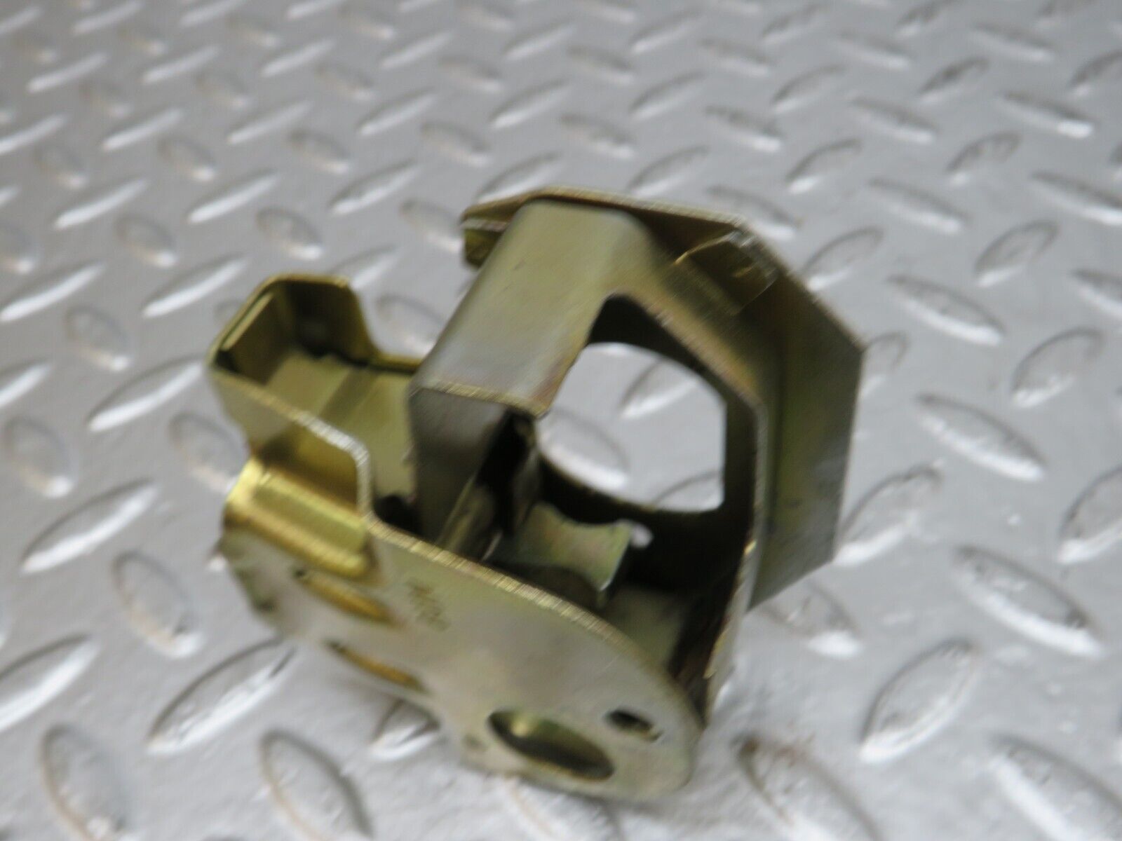 25419 Mercedes-Benz W123 200 Boot Lid Lock Trunk Lock