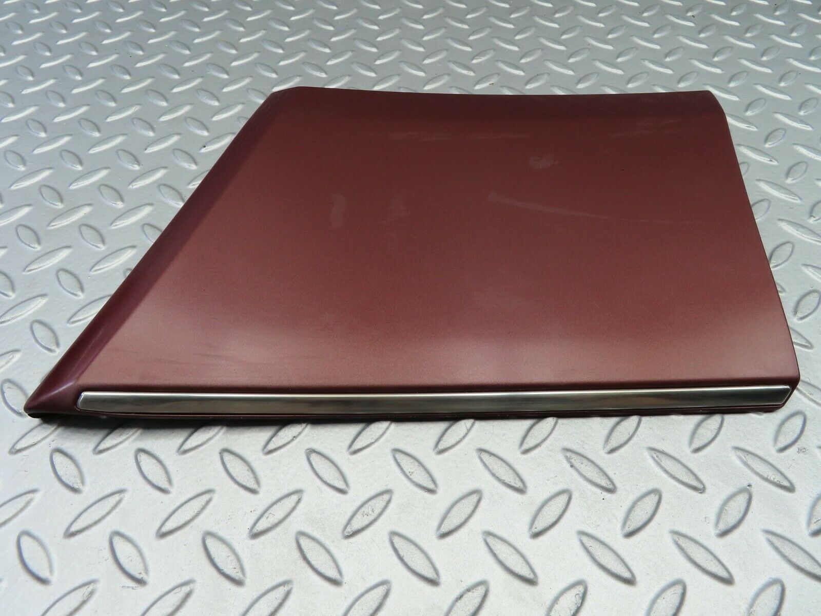 6681 Mercedes-Benz S124 E220 Wagon Front Right Fender Wing Moulding Trim 1246901440