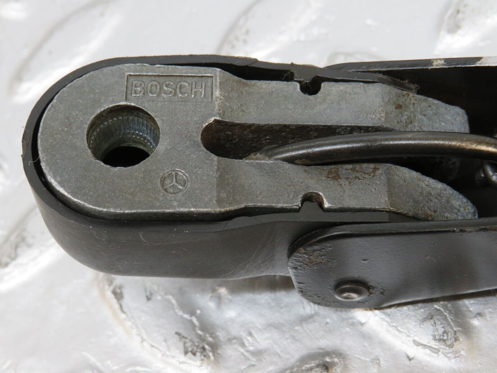 34524 Mercedes-Benz C126 380SEC Coupe Windscreen Wiper Arm Bosch Left Side