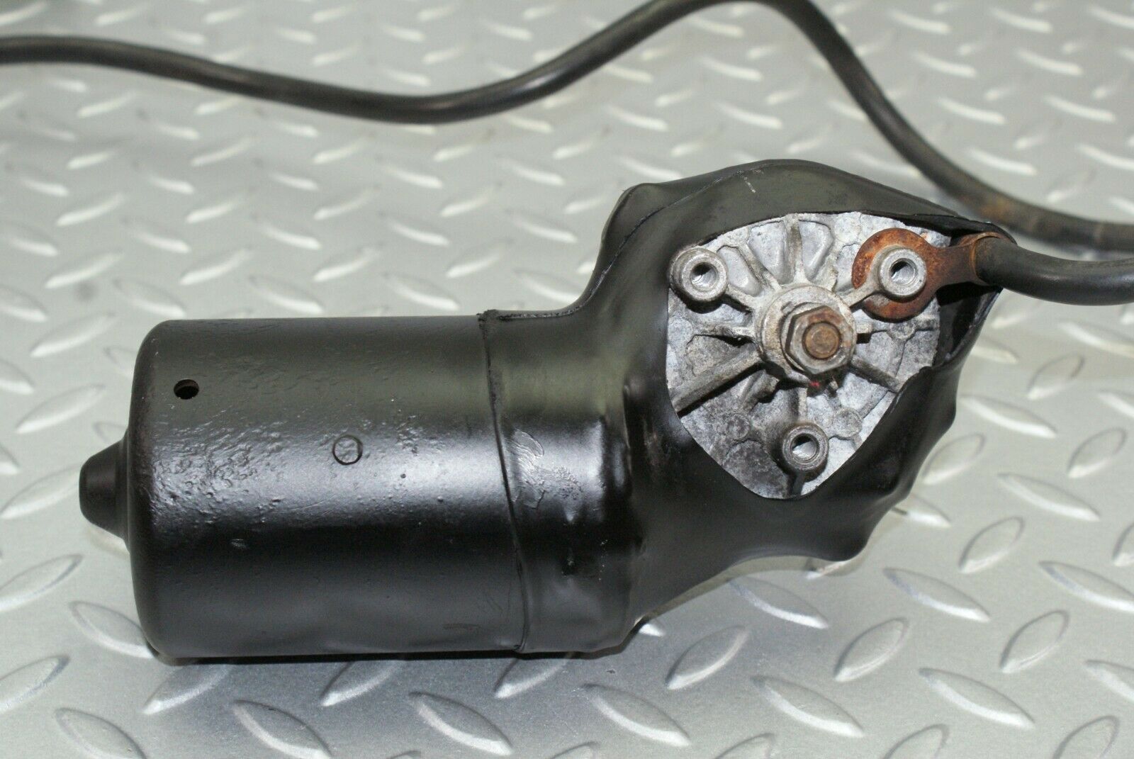 2654 Mercedes-Benz W116 350SE Wiper Motor Bosch 0390341065