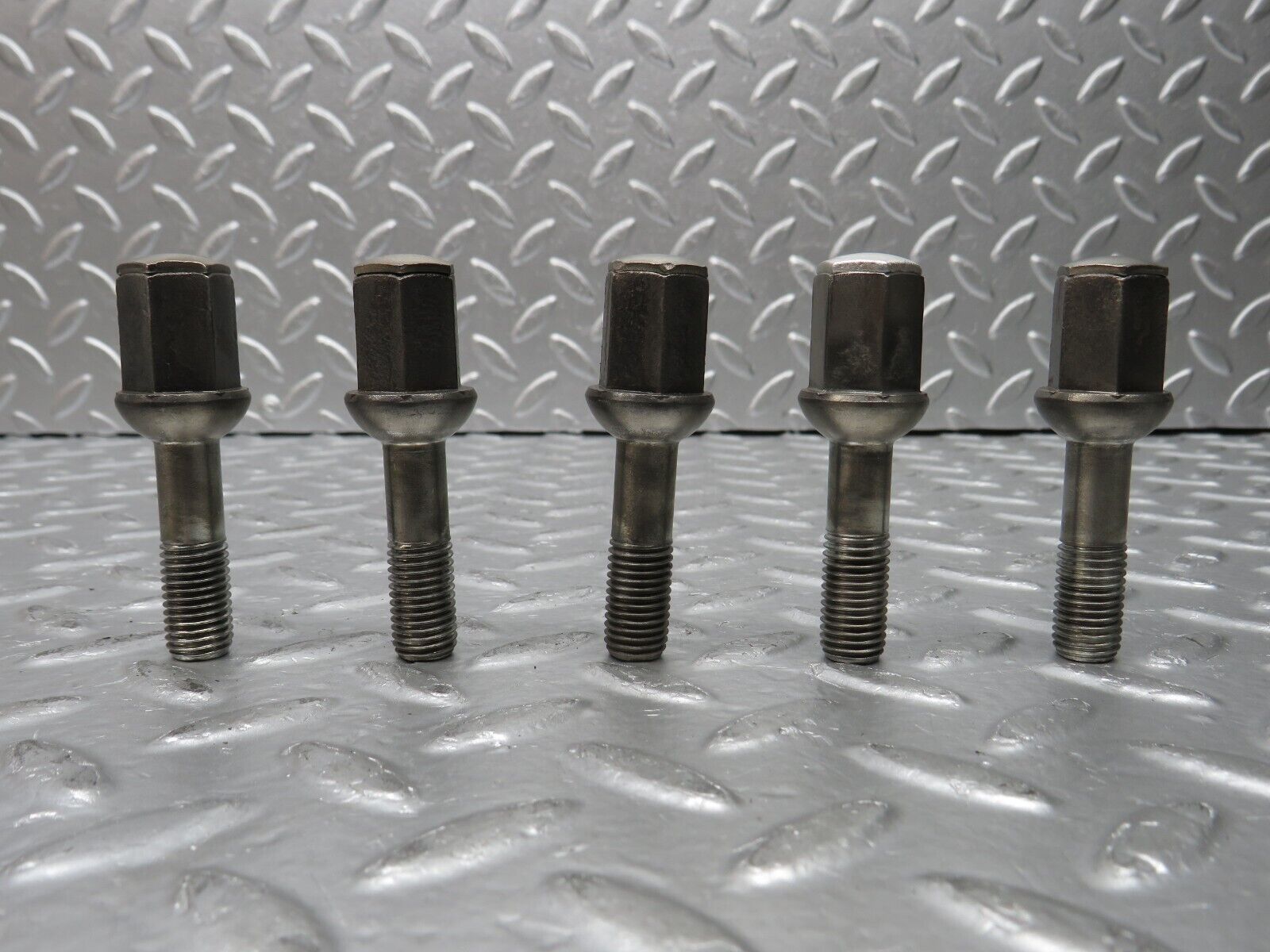 30530 Mercedes-Benz 5x Alloy Wheel Lug Bolt M12x1.5