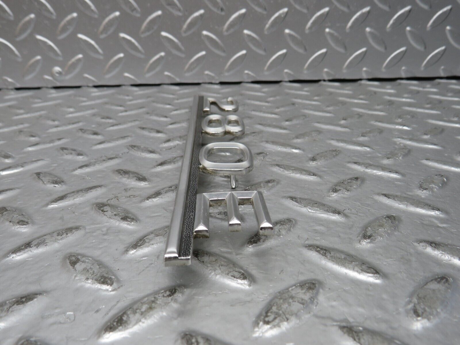 27264 Mercedes-Benz W123 280E Trunk Badge Logo Emblem 1238170815