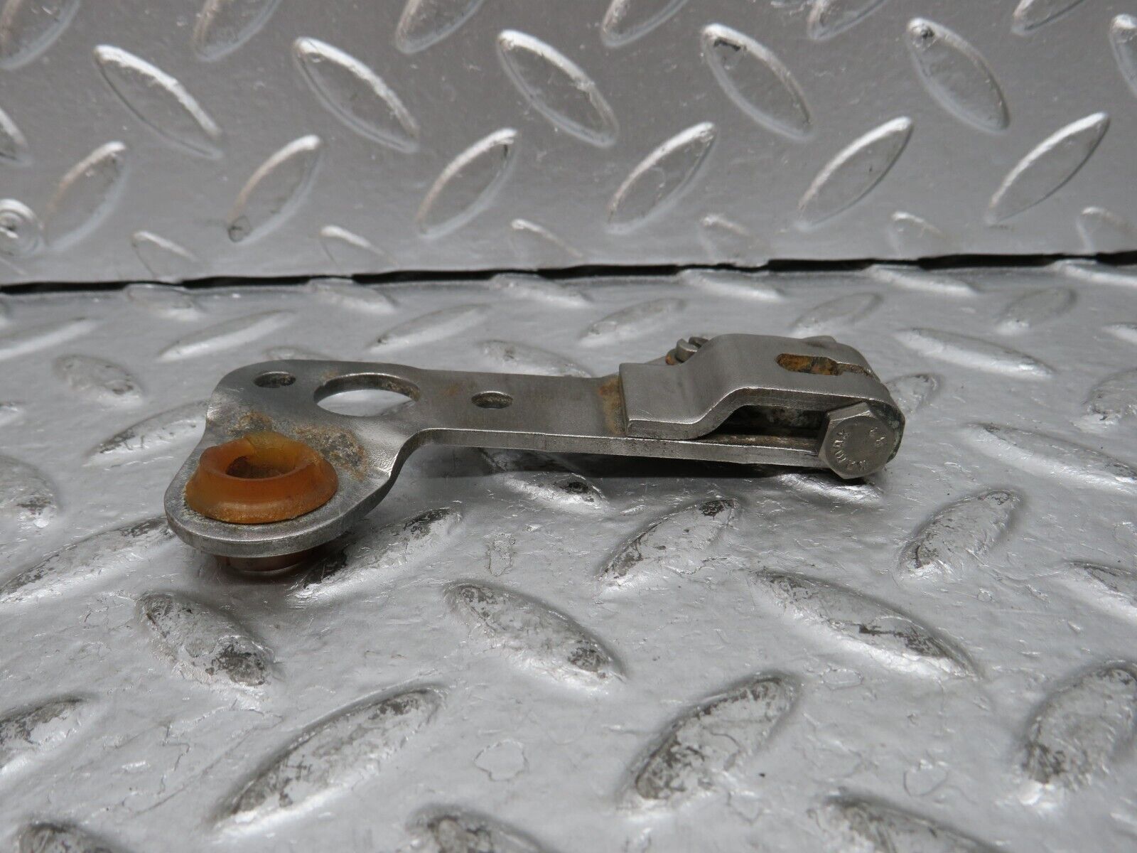 29900 Mercedes-Benz W123 230E Gearbox Linkage Bracket