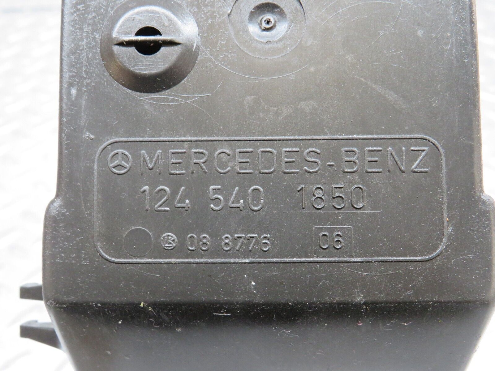 29329 Mercedes-Benz W124 230E Fuse Box 1245401850 1245400282 1245400182