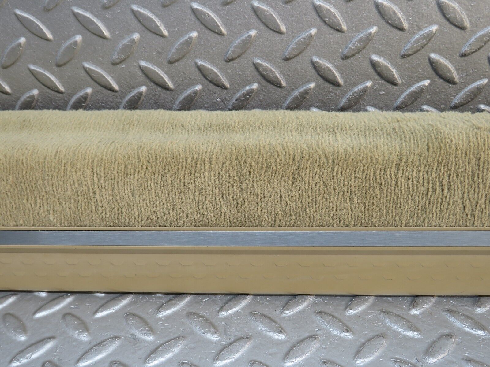 38284 Mercedes-Benz R129 280SL Coupe Right Door Sill Cover Beige 1296800235