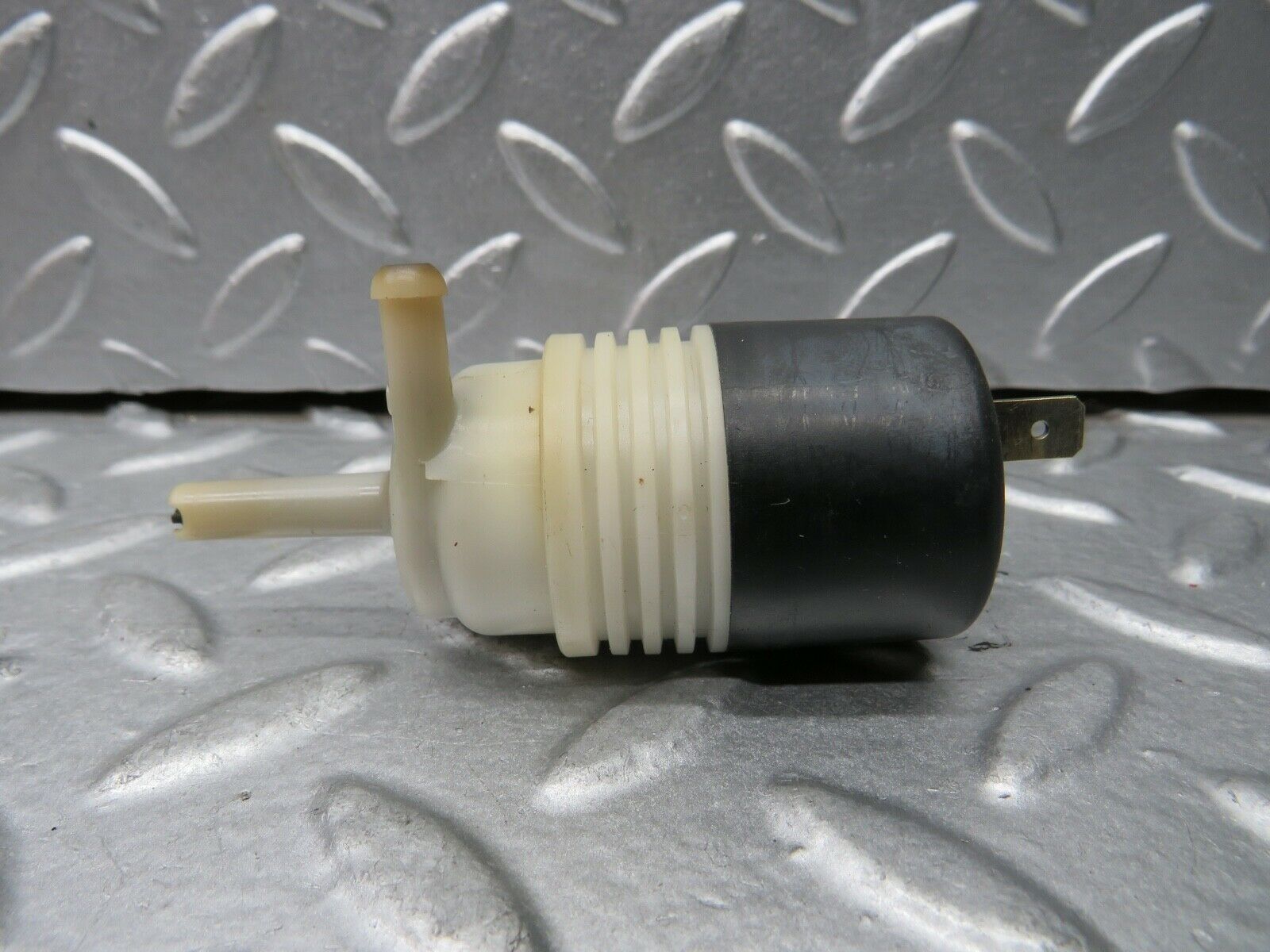 21902 Mercedes-Benz W124 Windscreen Washer Pump
