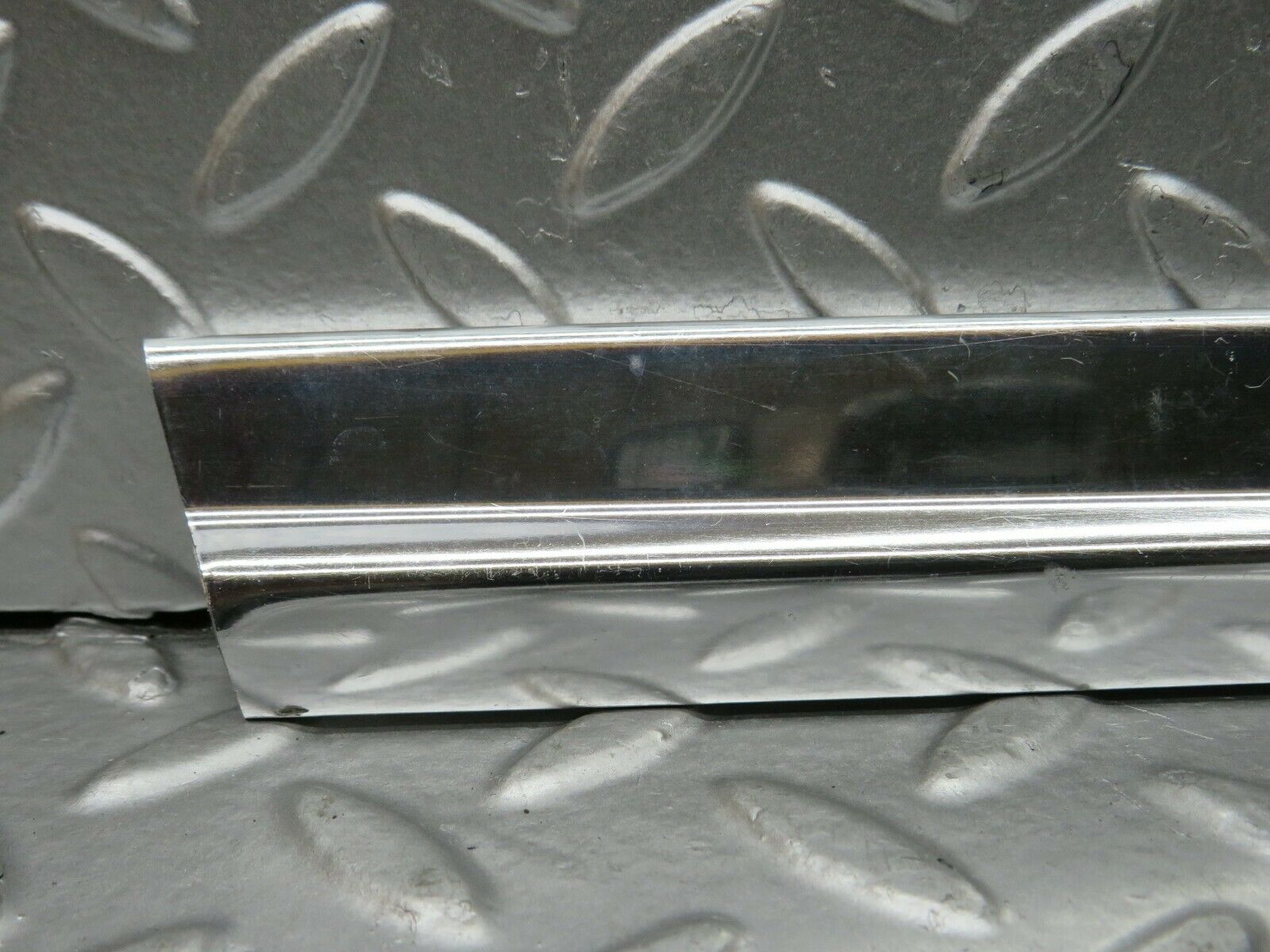 22740 Mercedes-Benz C107 450SLC Coupe Rear Left Window Chrome Trim