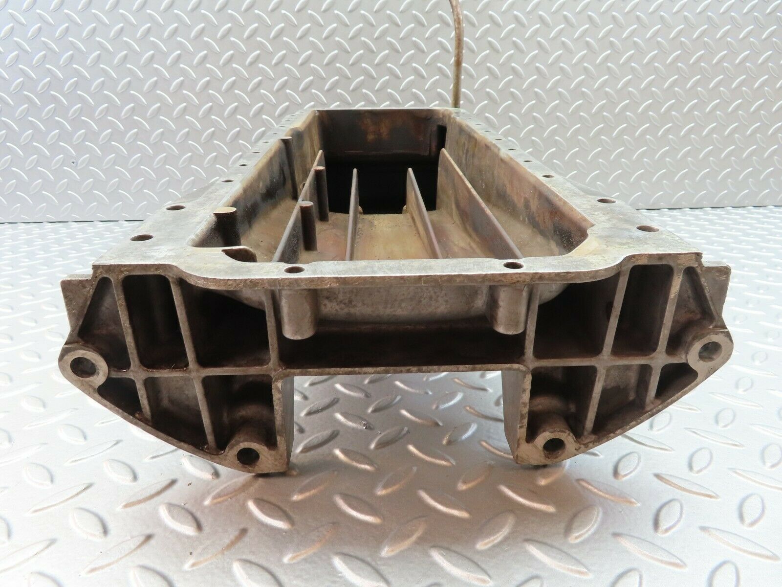 6657 Mercedes-Benz S124 E220 Wagon Oil Sump 1170140002
