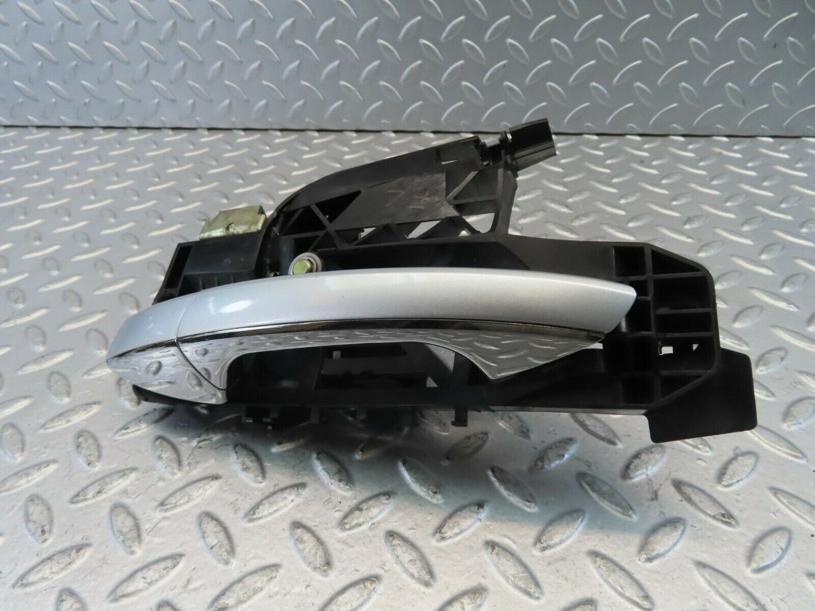 11174 Mercedes-Benz W221 S320 Rear Left Door Handle