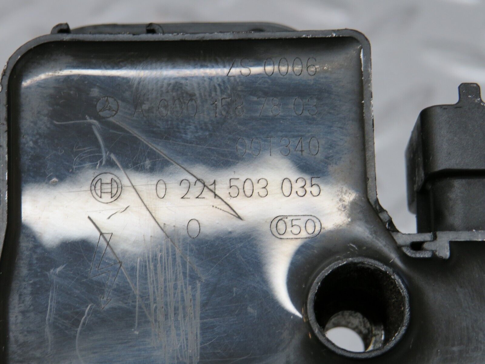34918 Mercedes-Benz W210 320E Ignition Coil Bosch 0001587803 0221503035