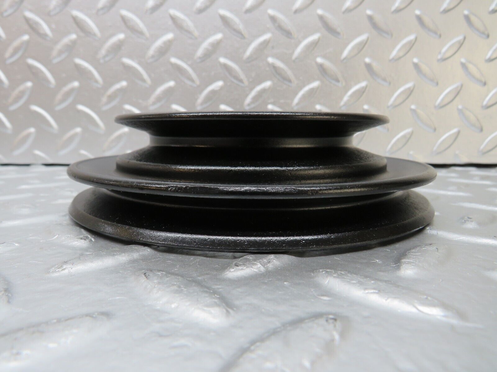 25498 Mercedes-Benz W123 200 Crankshaft Pulley 1020320404