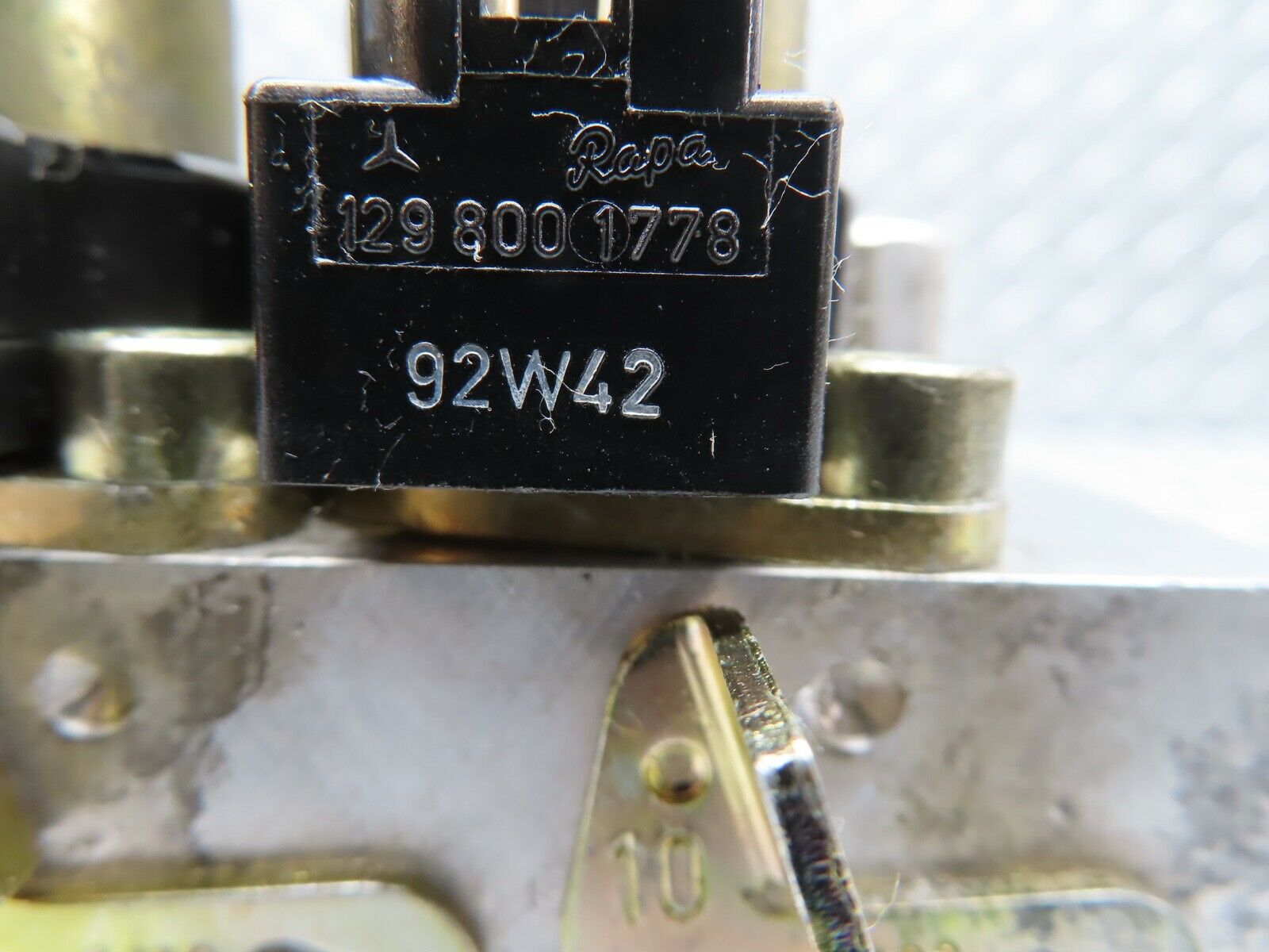 19857 Mercedes-Benz R129 300SL Coupe Soft Top Hydraulic Valve Block 1298002278