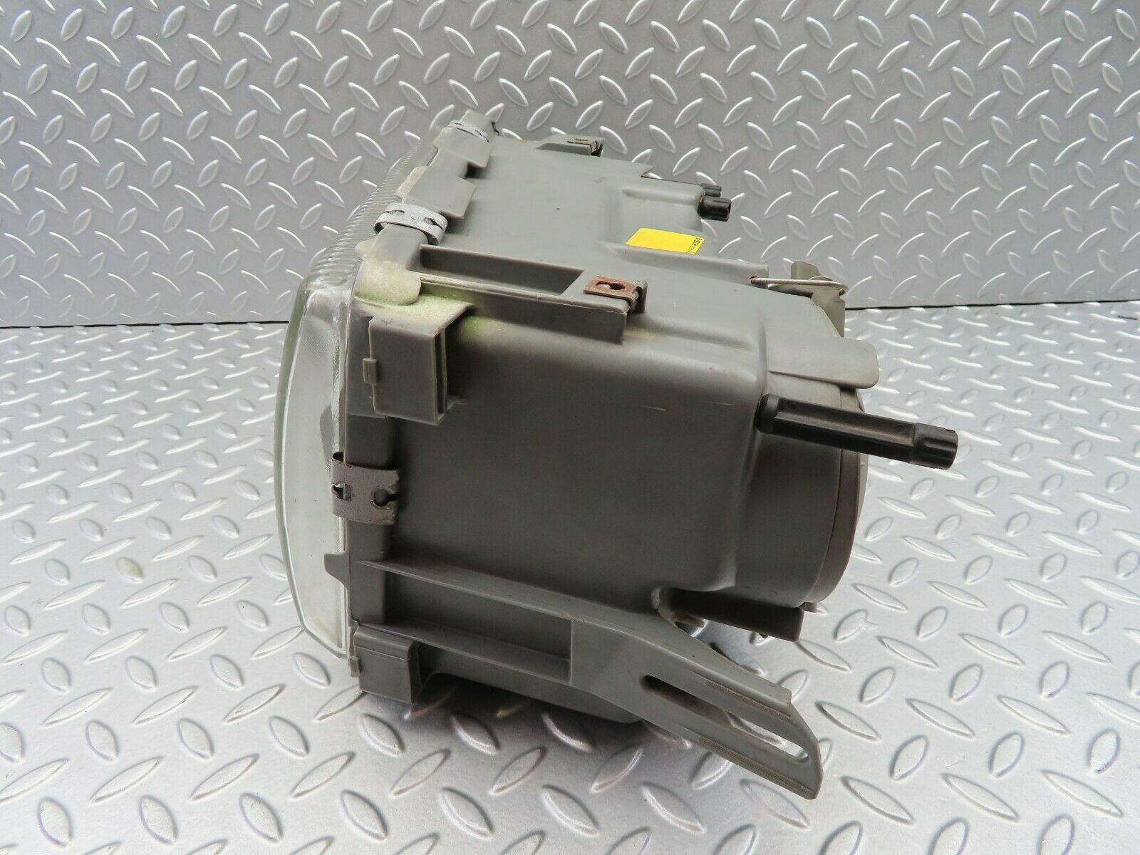 6398 Mercedes-Benz W126 380SE Headlight Bosch Left Side 1268209461