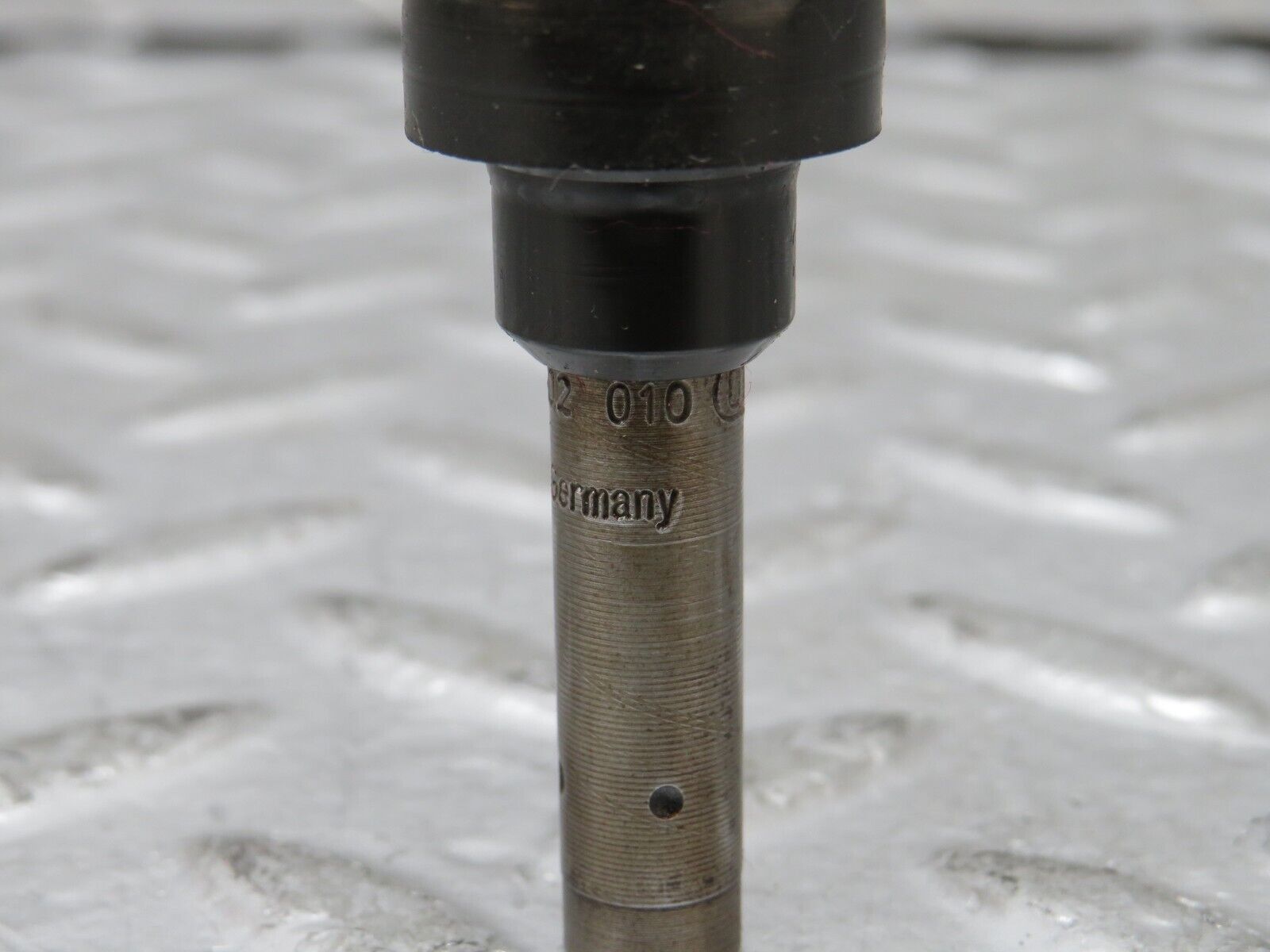 27427 Mercedes-Benz W123 280E Fuel Injector Bosch 0437502010