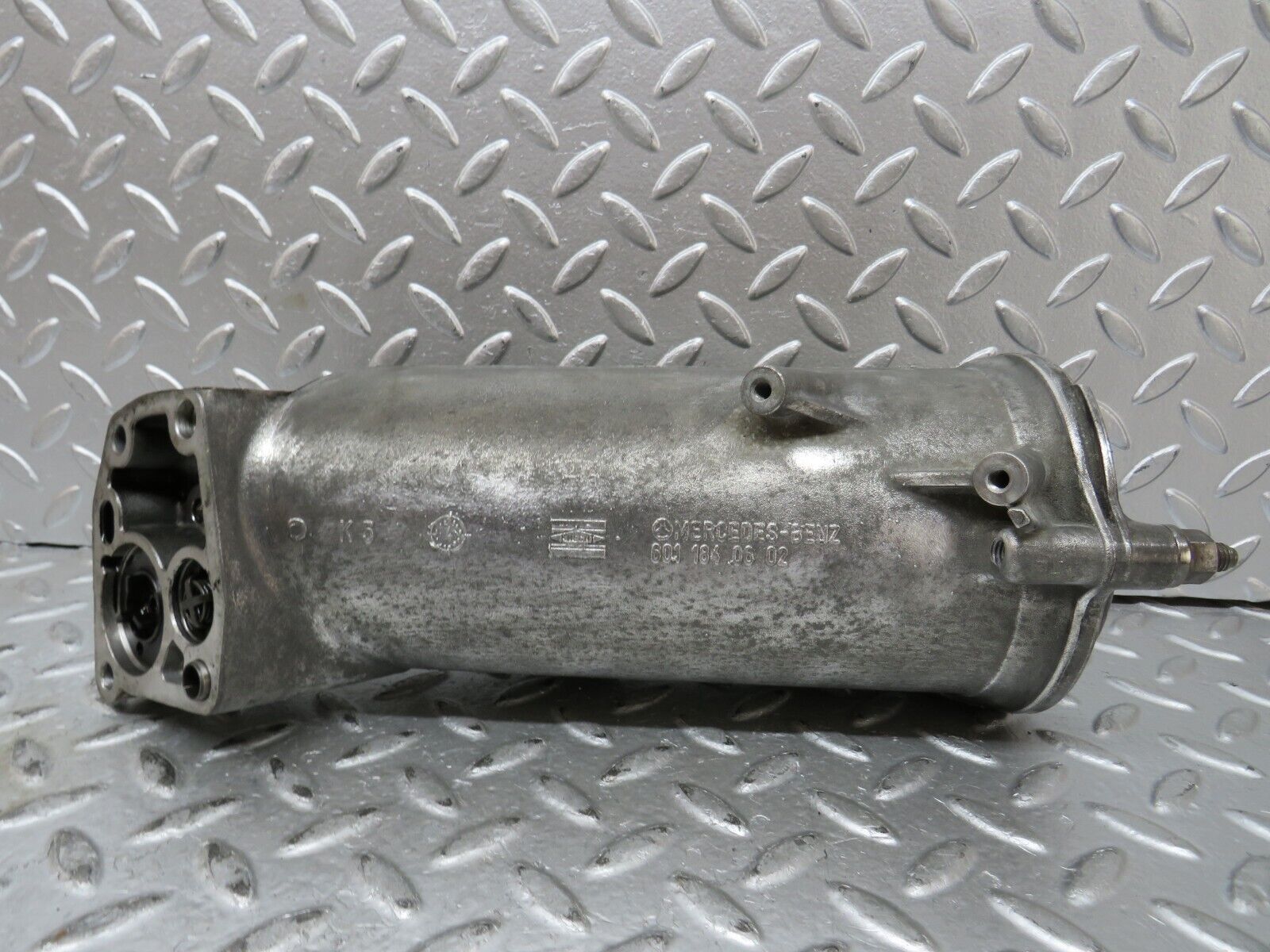 27767 Mercedes-Benz S124 300TE Wagon Oil Filter Housing 6011840602