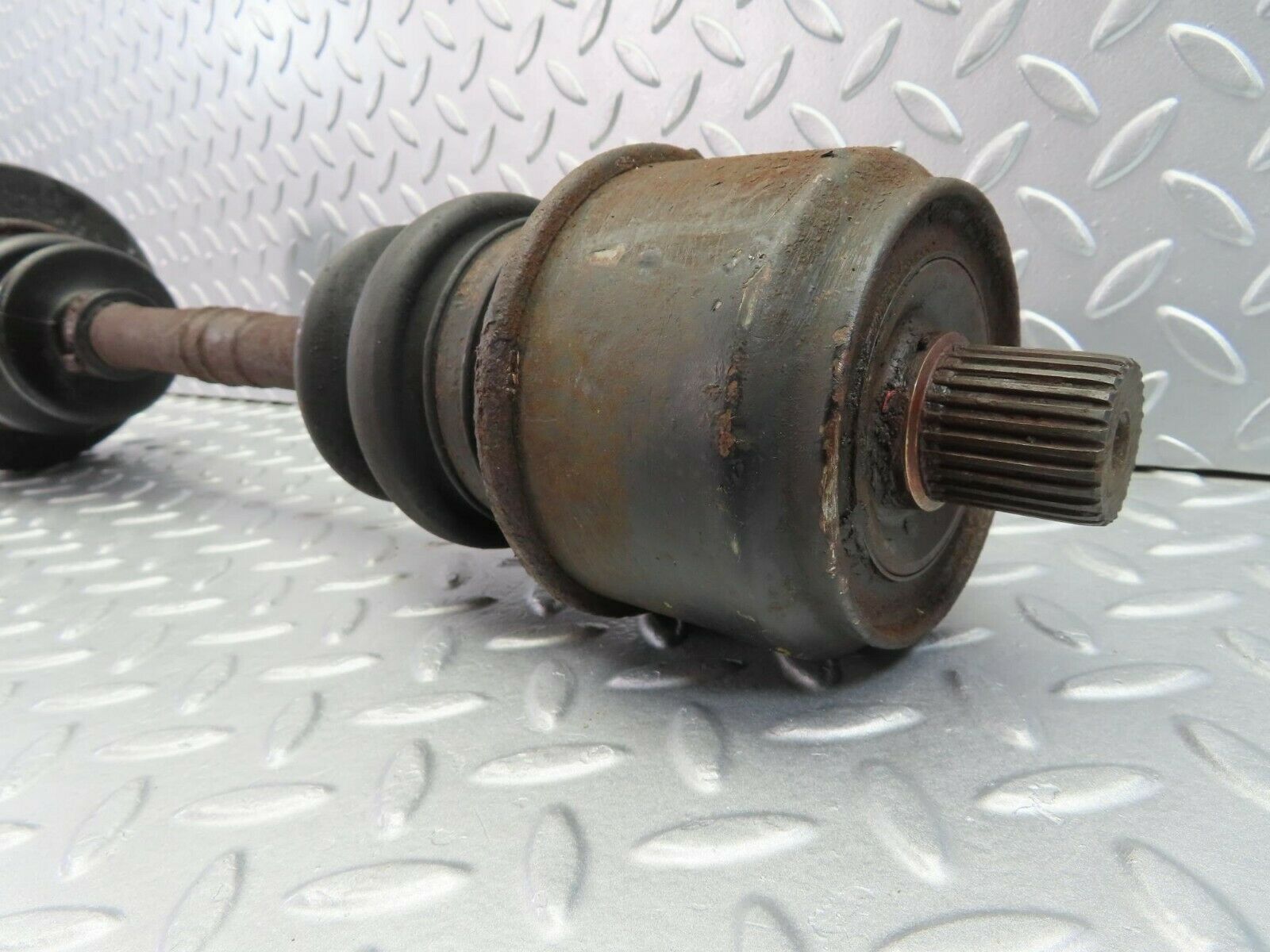 9786 Mercedes-Benz W126 380SE Axle Shaft Drive Shaft