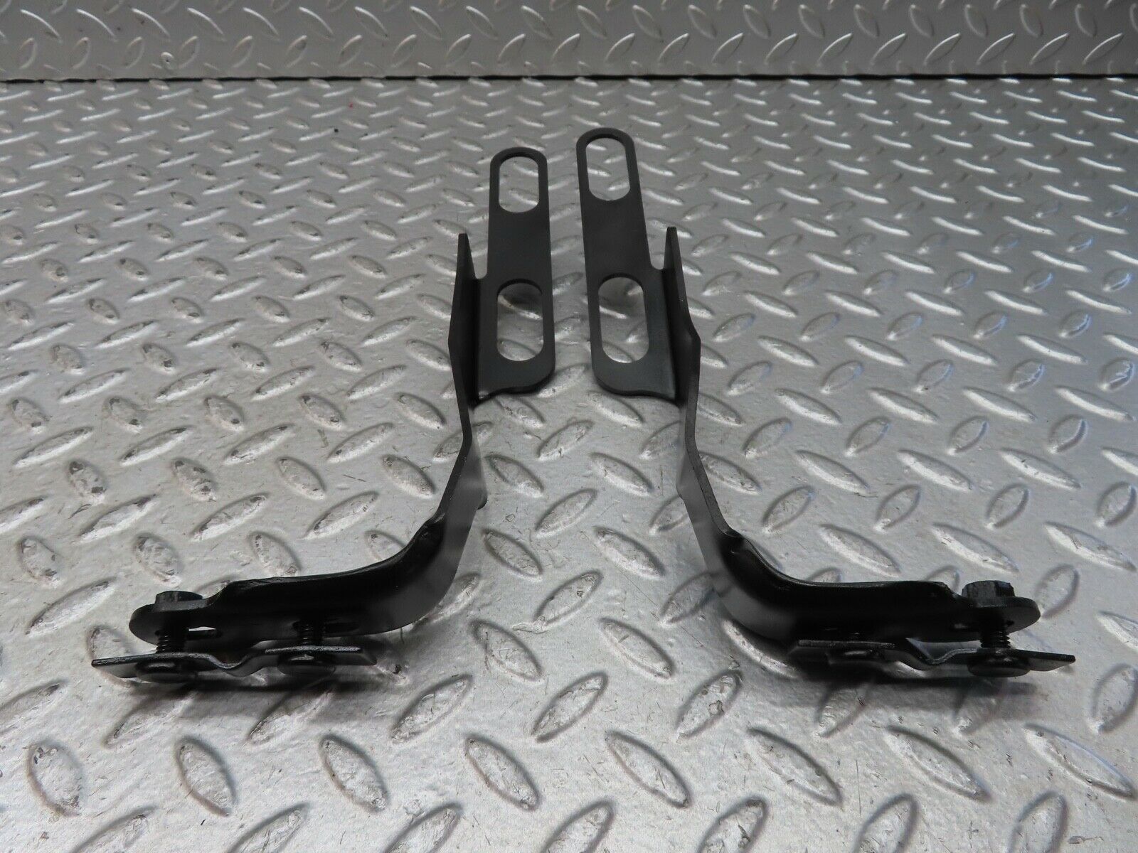 19457 Mercedes-Benz C140 CL420 Coupe Exhaust Bracket Pair 1404923341