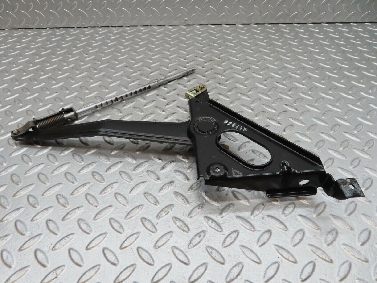 7014 Mercedes-Benz W123 230E Handbrake Regulator