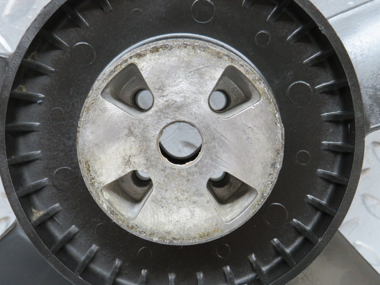 35921 Mercedes-Benz 240D OM616.912 Engine Cooling Fan & Fan Spacer 1152050406