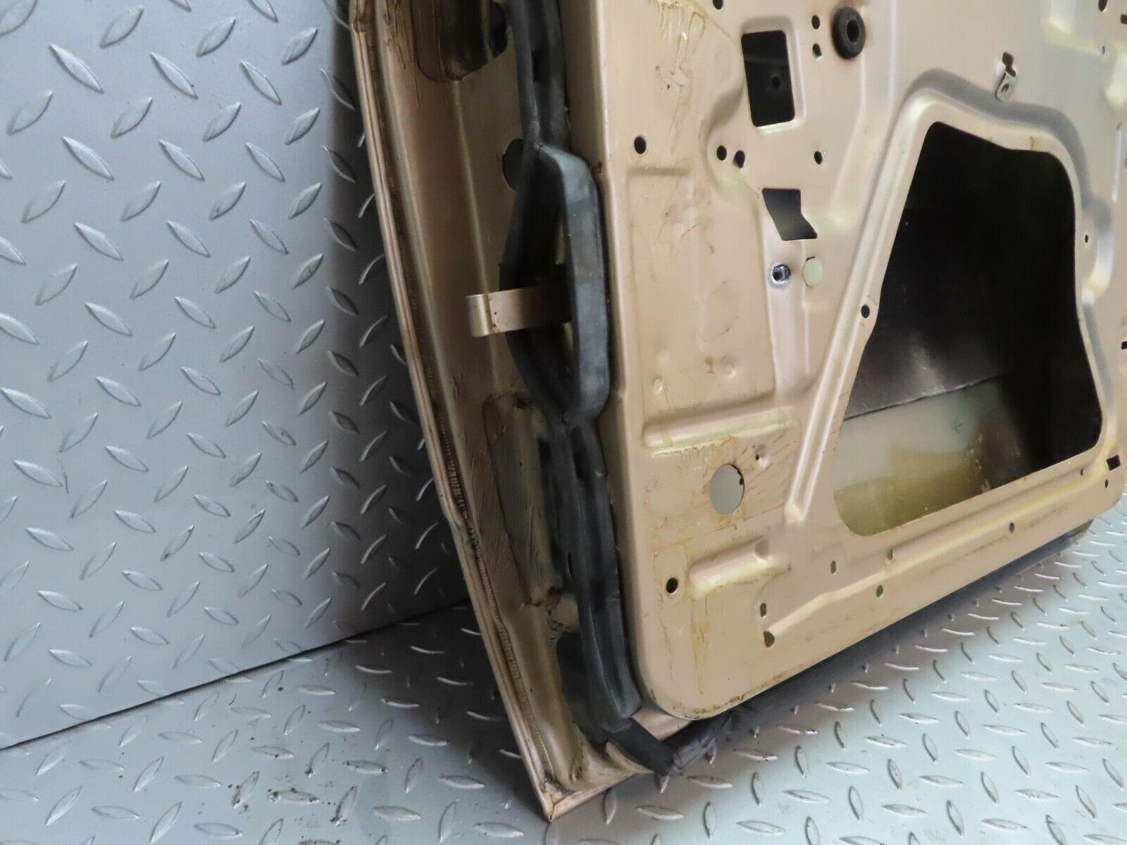 15812 Mercedes-Benz W123 280E Rear Right Door