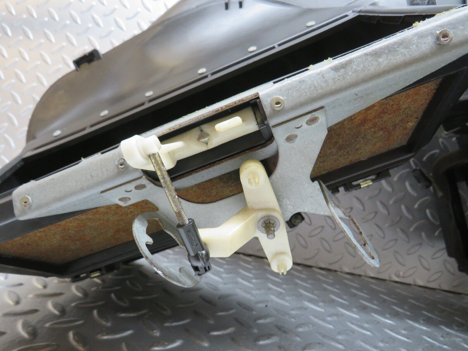 36315 Mercedes-Benz W126 420SE Heater Box Blower Housing Behr