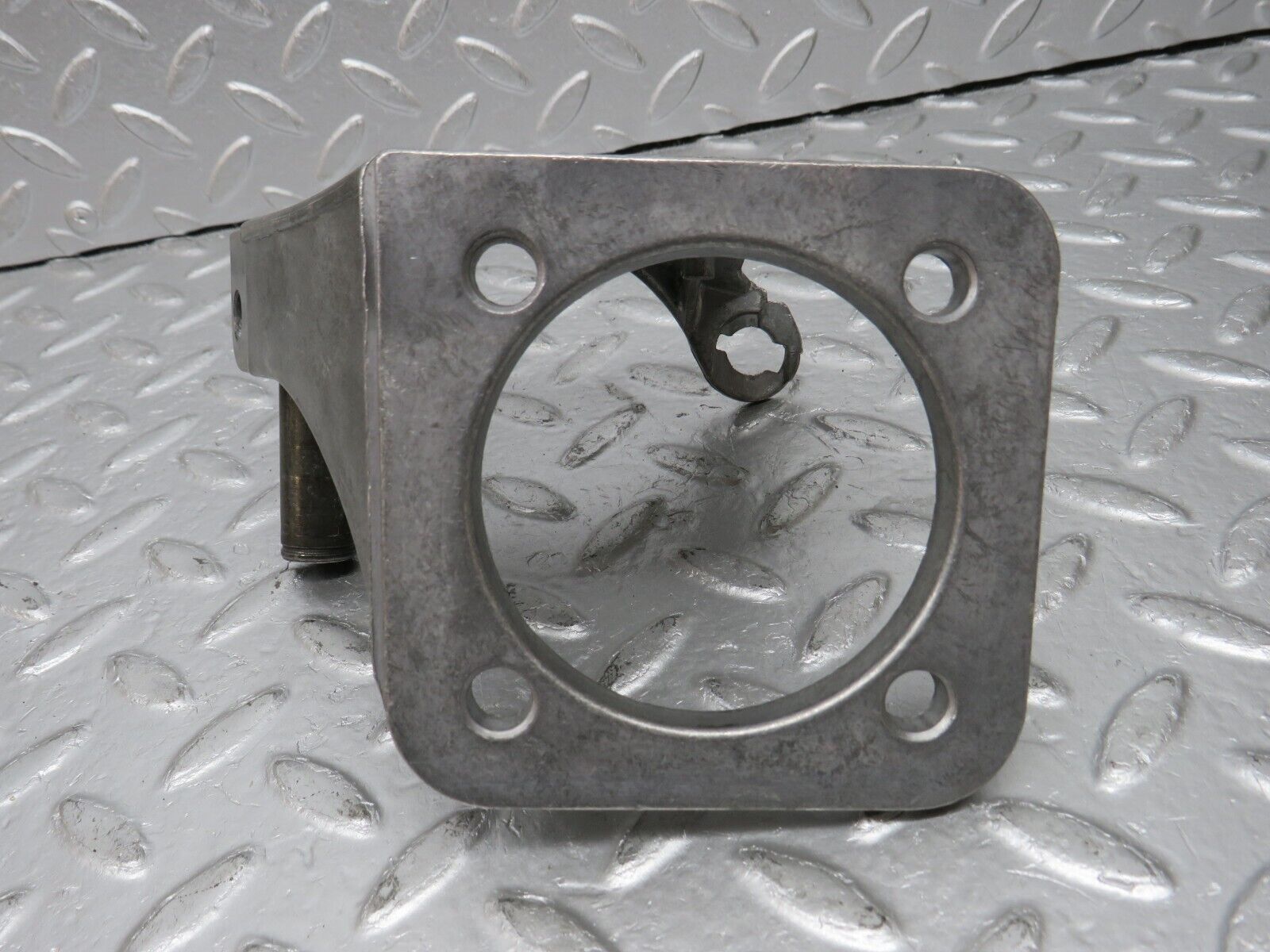 33692 Mercedes-Benz W201 190E 2.0L Brake Pedal Bracket 1242900519