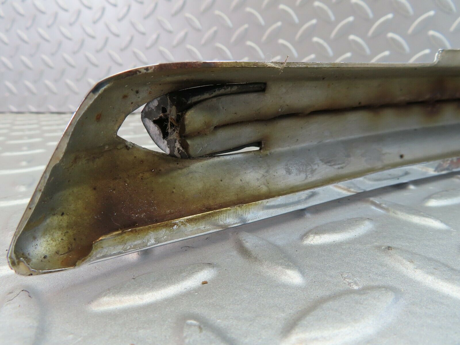 7326 Mercedes-Benz W116 450SE Front Right Upper Bumper Chrome