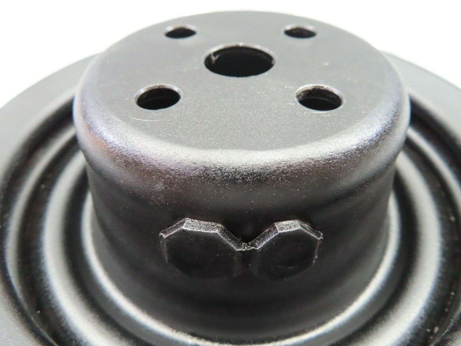 7062 Mercedes-Benz C107 350SLC Coupe Water Pump Pulley