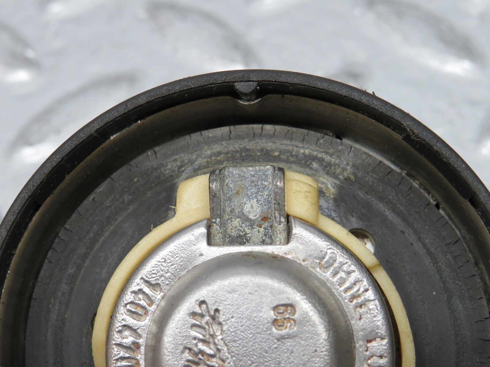 32610 Mercedes-Benz S124 300TE Wagon Fuel Tank Cap 1404700005